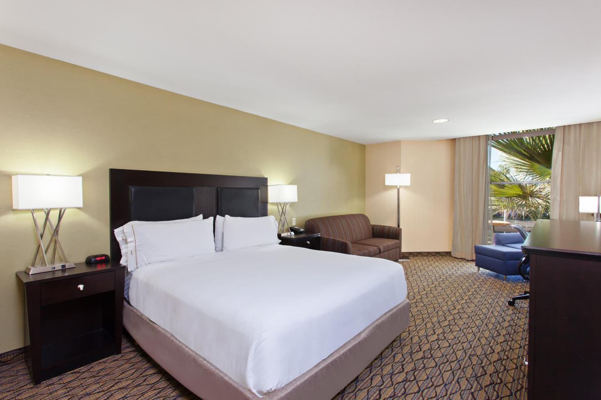 Holiday Inn Express Newport Beach by IHG gallery photo in Newport Beach, CA — image 19