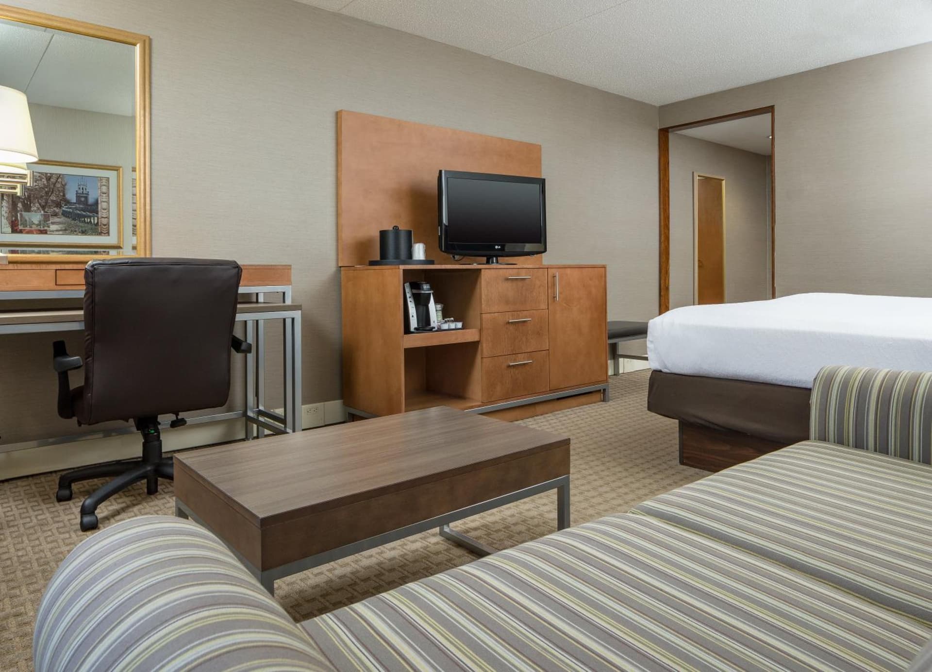 Holiday Inn Manchester Airport by IHG gallery photo in Manchester, NH — image 14