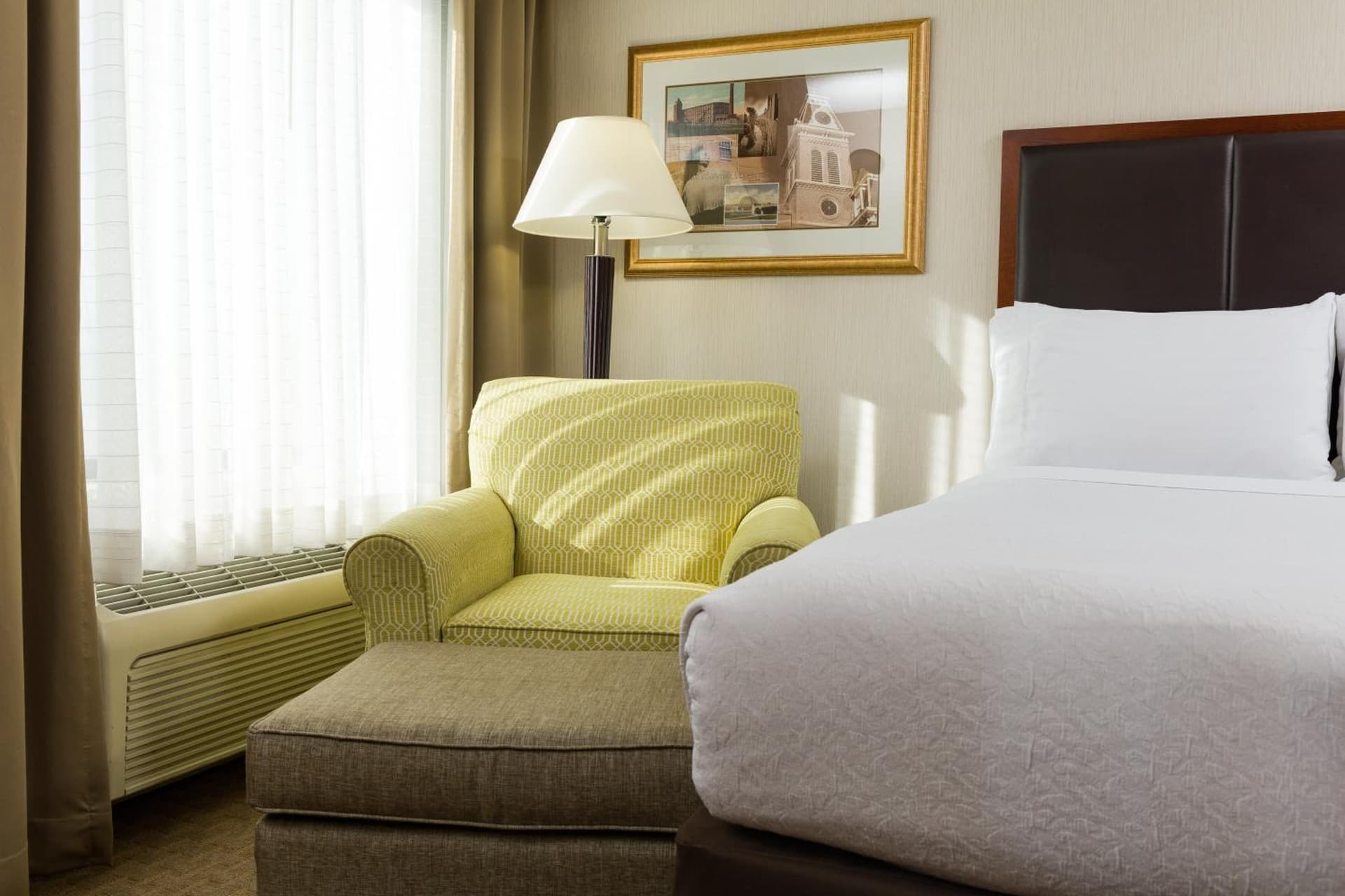 Holiday Inn Manchester Airport by IHG gallery photo in Manchester, NH — image 36