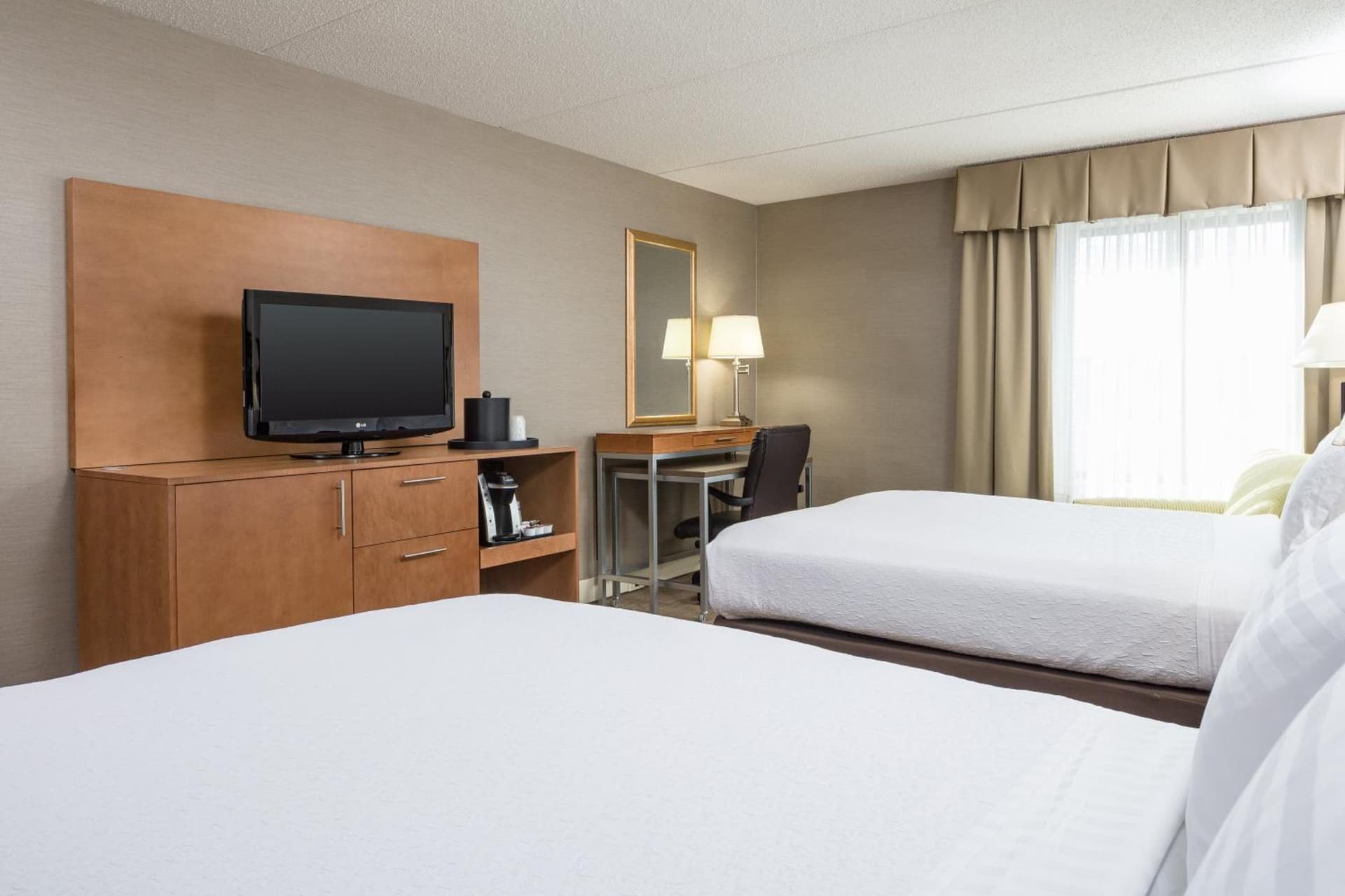 Holiday Inn Manchester Airport by IHG gallery photo in Manchester, NH — image 19