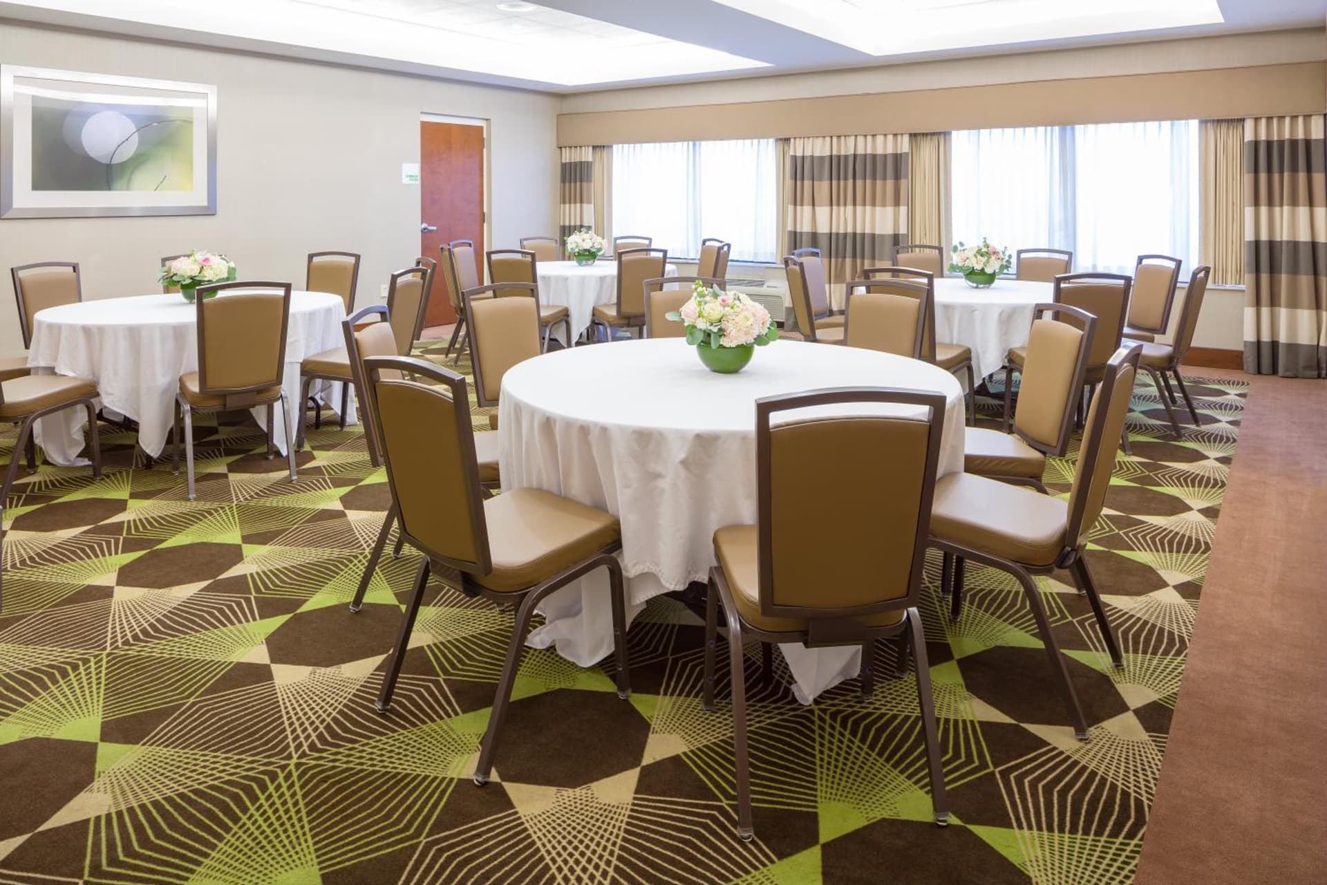 Holiday Inn Manchester Airport by IHG gallery photo in Manchester, NH — image 51