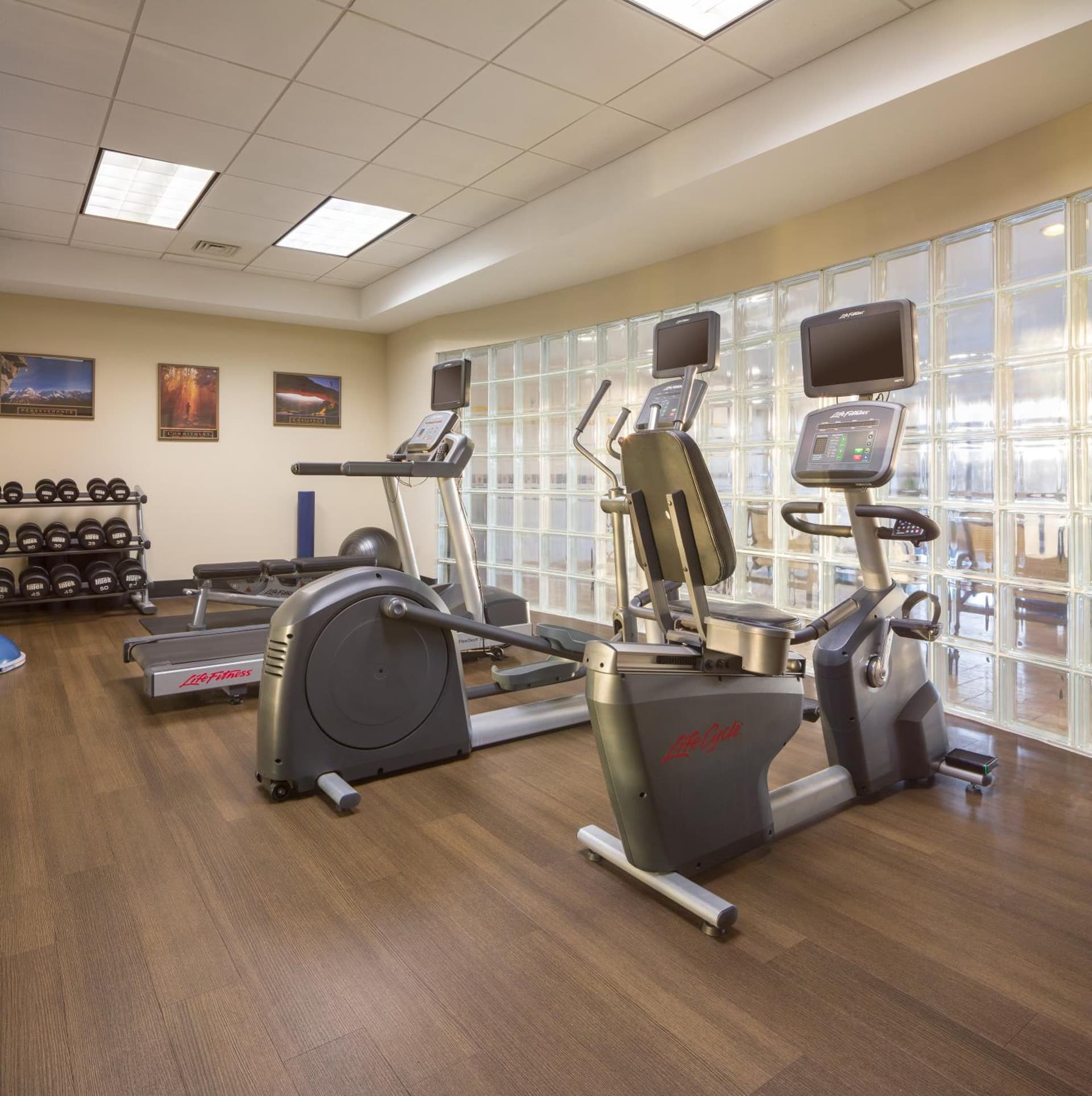 Holiday Inn Manchester Airport by IHG gallery photo in Manchester, NH — image 43