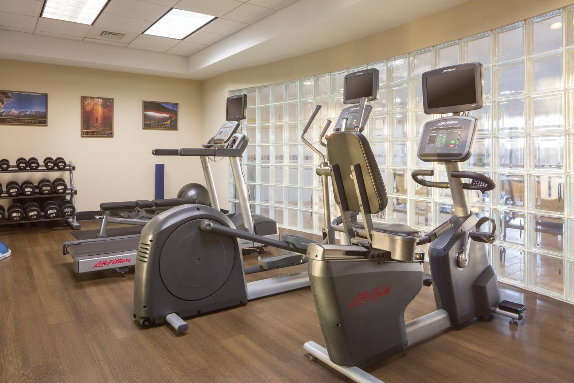 Holiday Inn Manchester Airport by IHG gallery photo in Manchester, NH — image 18
