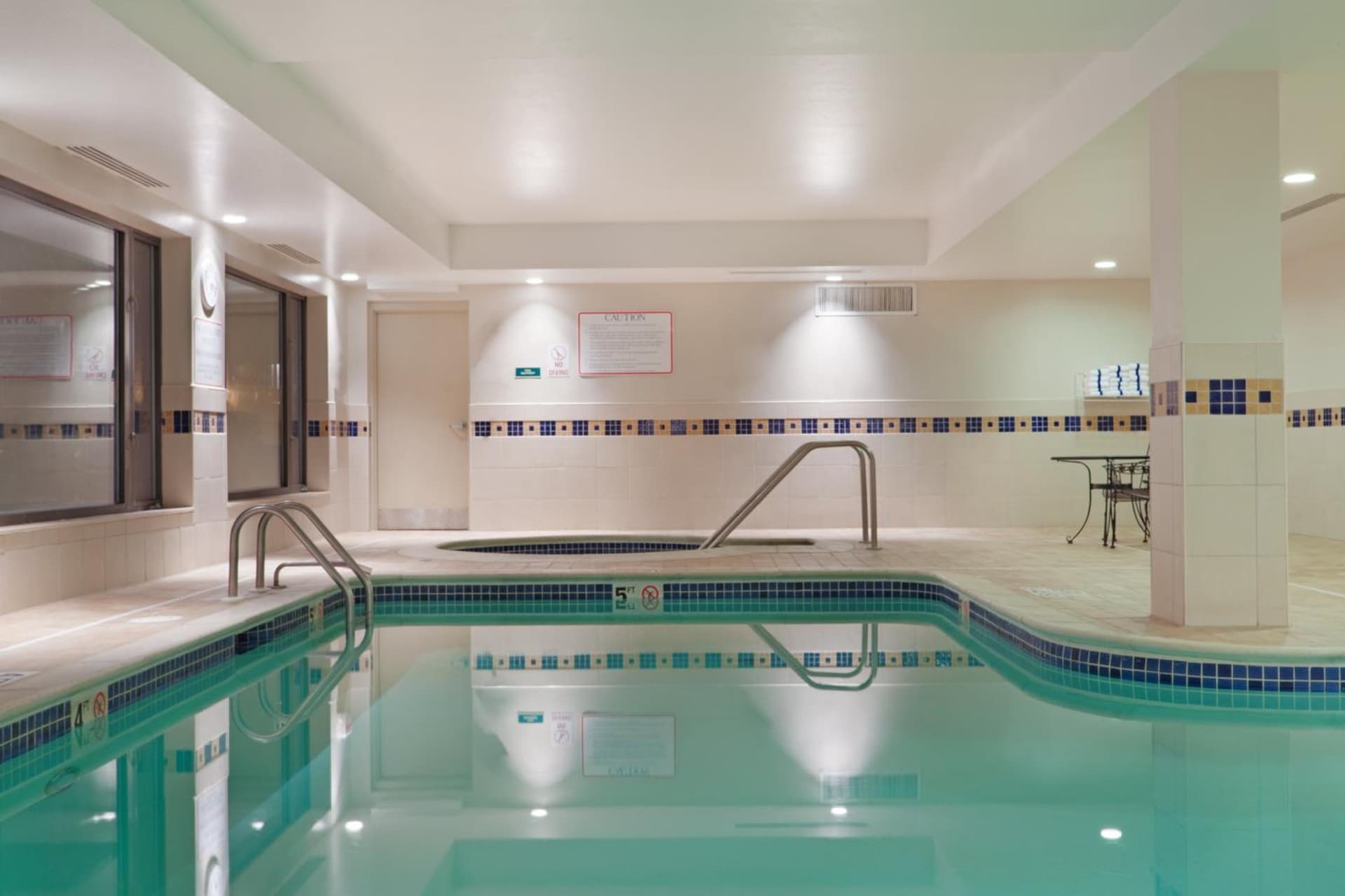 Holiday Inn Manchester Airport by IHG gallery photo in Manchester, NH — image 15