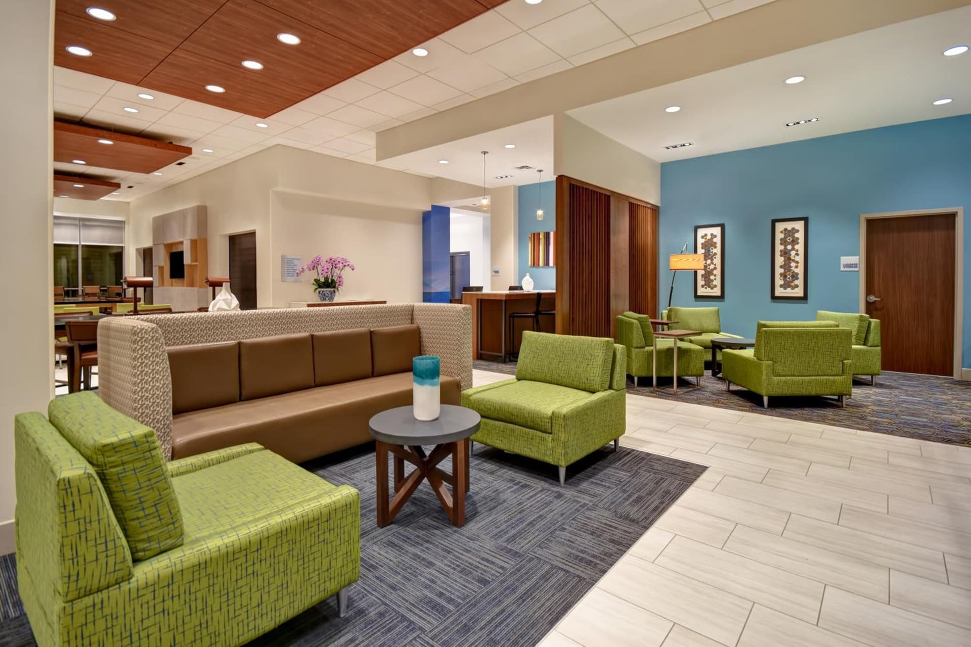 Holiday Inn Express & Suites - Galveston Beach by IHG gallery photo in Galveston, TX — image 5