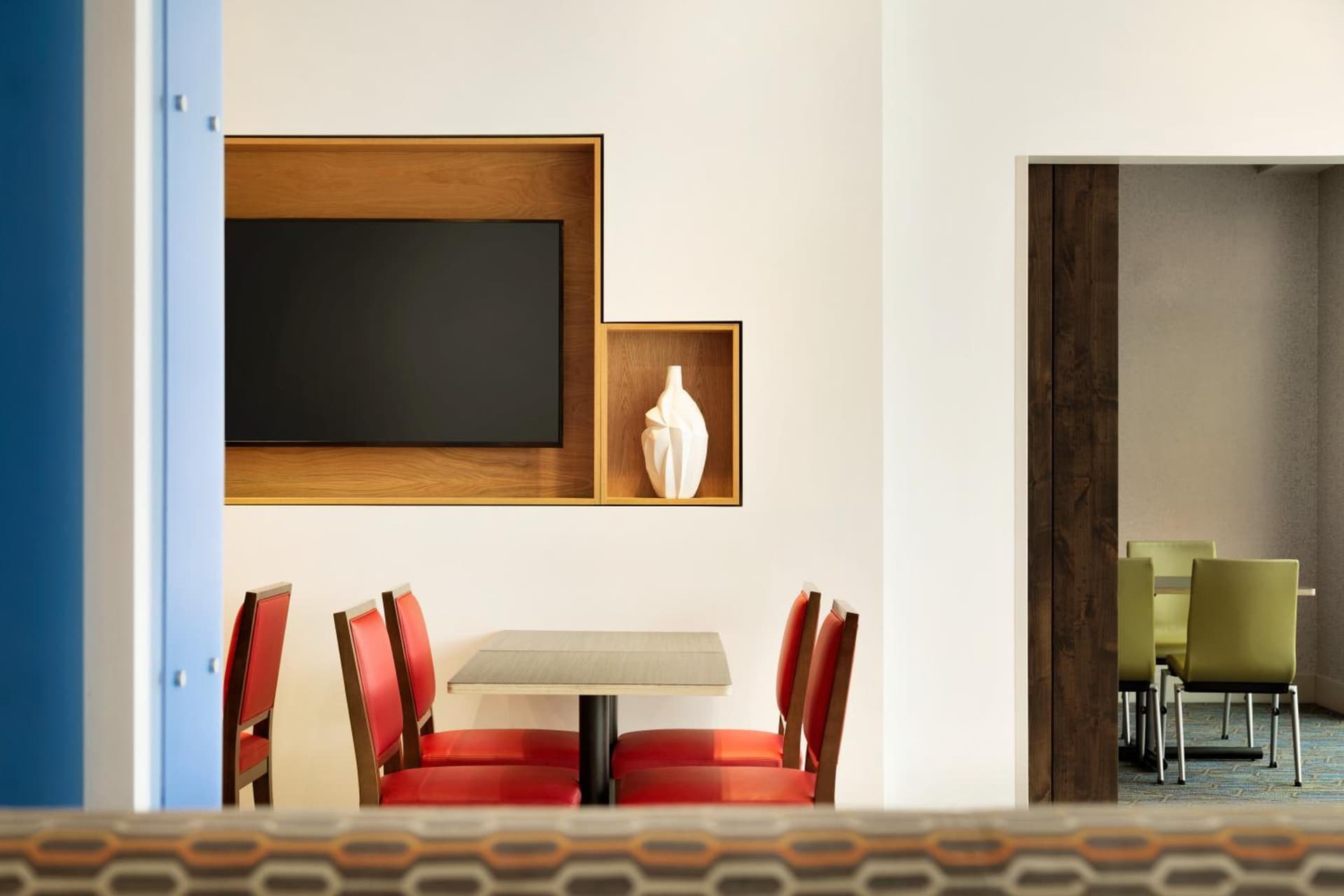 Holiday Inn Express & Suites Sioux City North - Event Center by IHG gallery photo in Dakota Dunes, SD — image 15