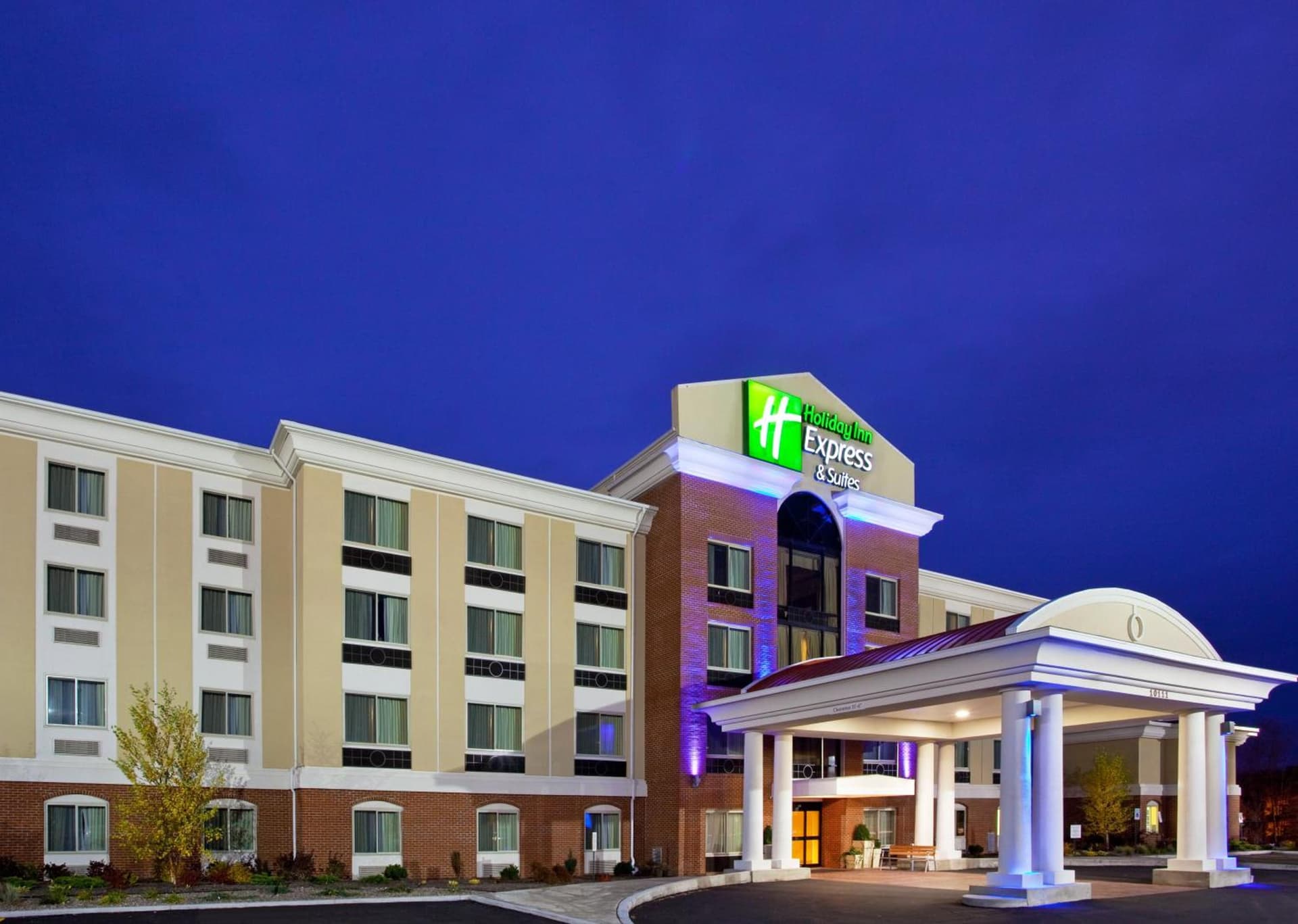 Holiday Inn Express & Suites Niagara Falls by IHG featured exterior or lobby in Niagara Falls, NY — similar hotel