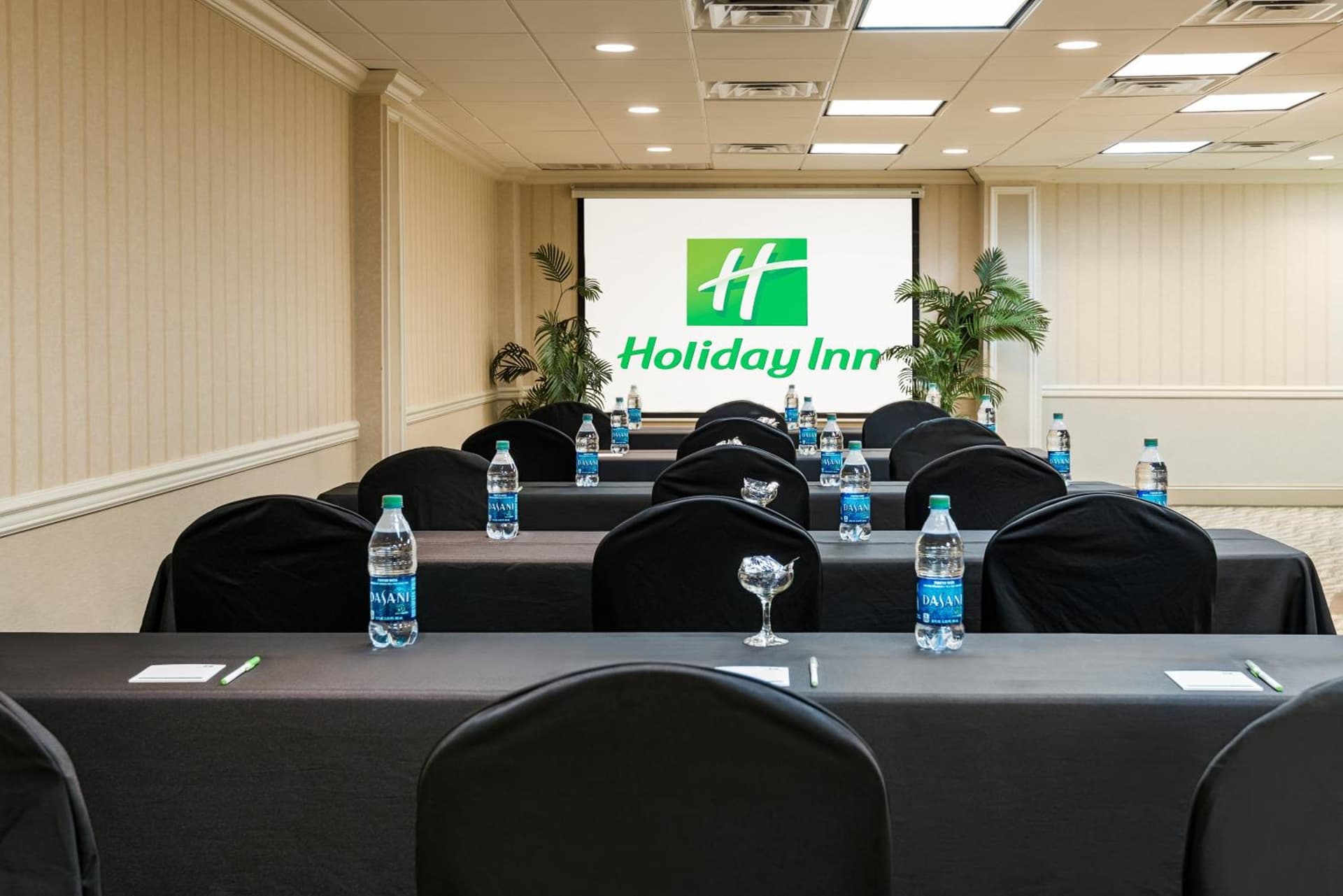 Holiday Inn Mobile Downtown Historic District by IHG interior in Mobile, AL — gallery photo 2