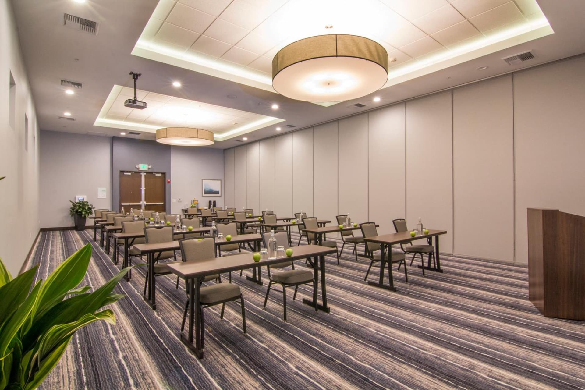 Holiday Inn Carlsbad/San Diego by IHG gallery photo in Carlsbad, CA — image 85