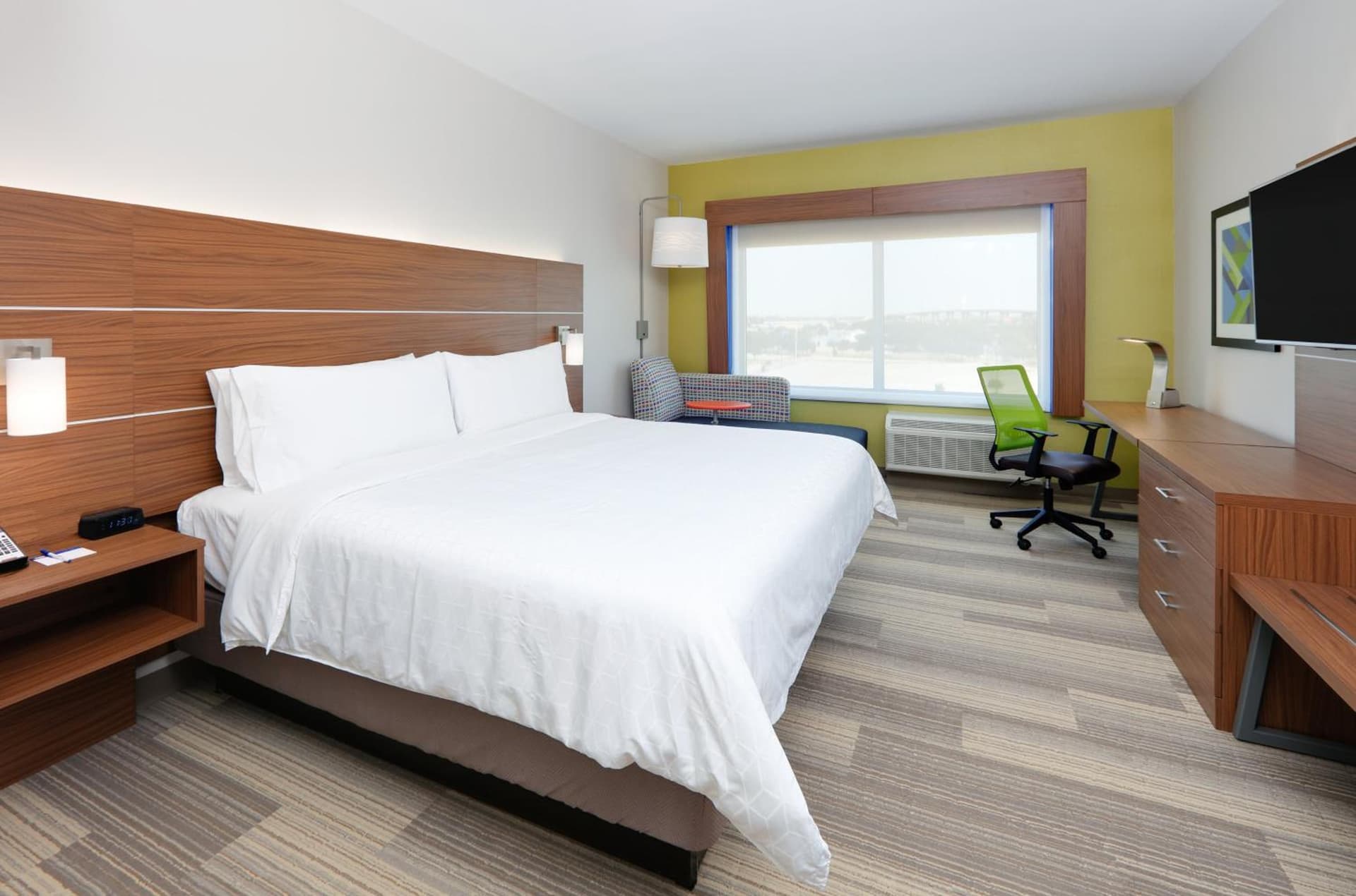Holiday Inn Express & Suites - Dallas NW HWY - Love Field by IHG gallery photo in Dallas, TX — image 9