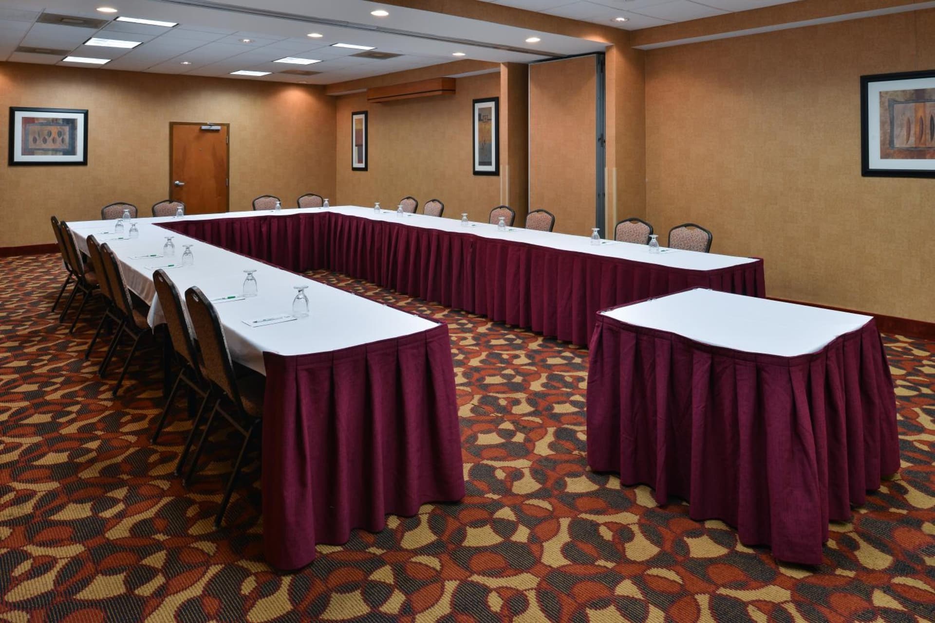 Holiday Inn Martinsburg by IHG gallery photo in Martinsburg, WV — image 12