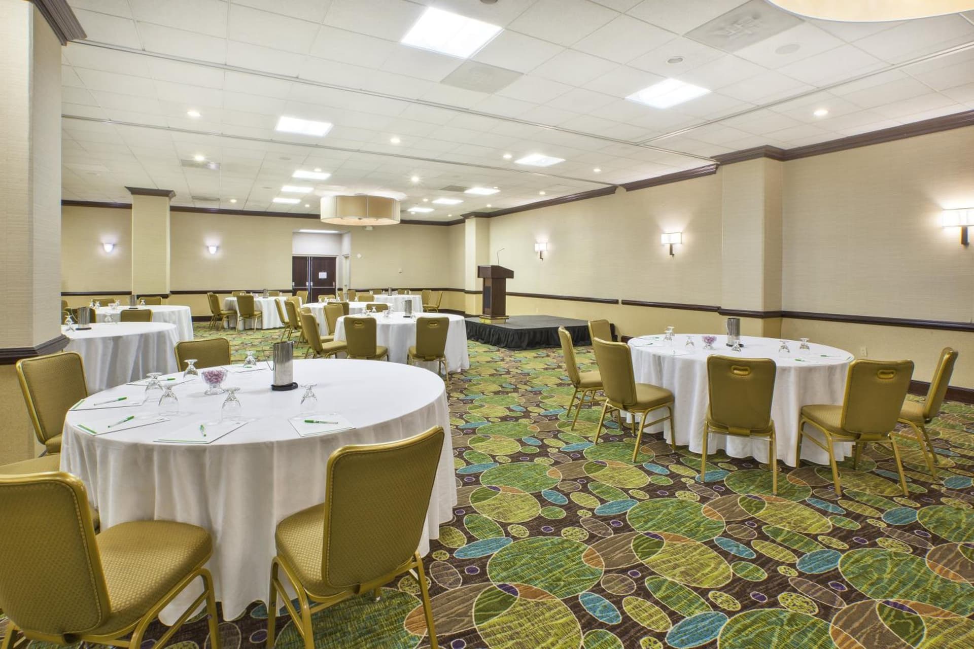 Holiday Inn National Airport/Crystal City by IHG property views in Arlington, VA — gallery photo 3