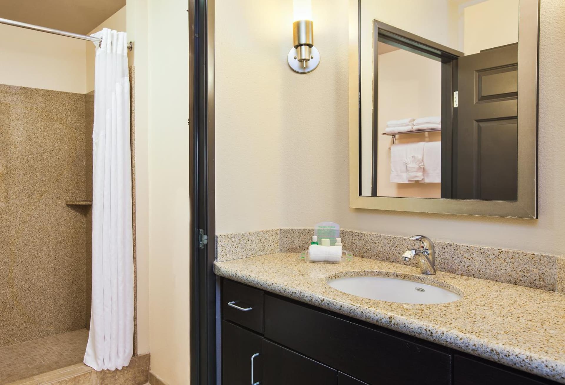 Holiday Inn Oceanside Marina Camp Pendleton by IHG gallery photo in Oceanside, CA — image 23