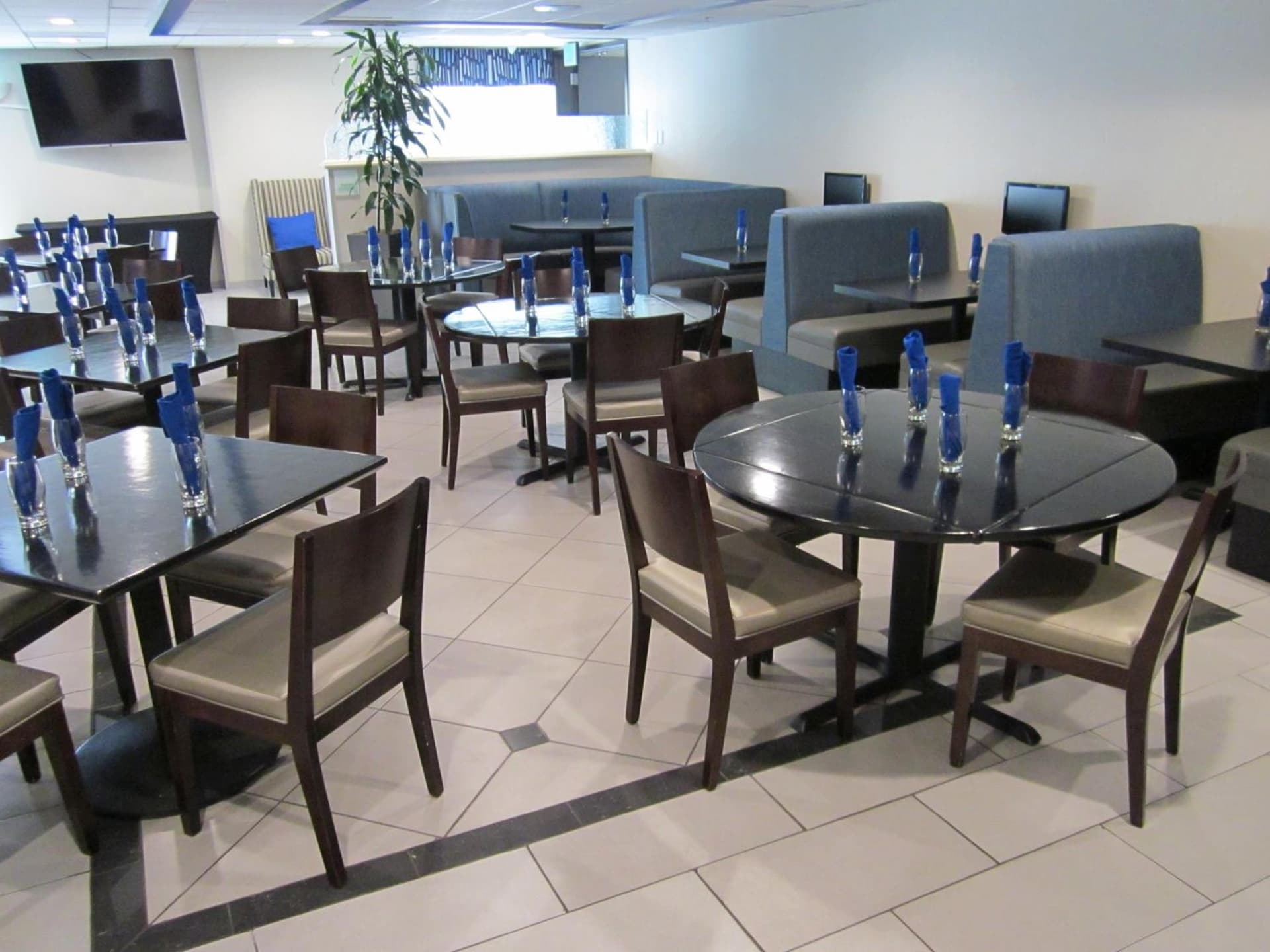 Holiday Inn Oceanside Marina Camp Pendleton by IHG gallery photo in Oceanside, CA — image 50