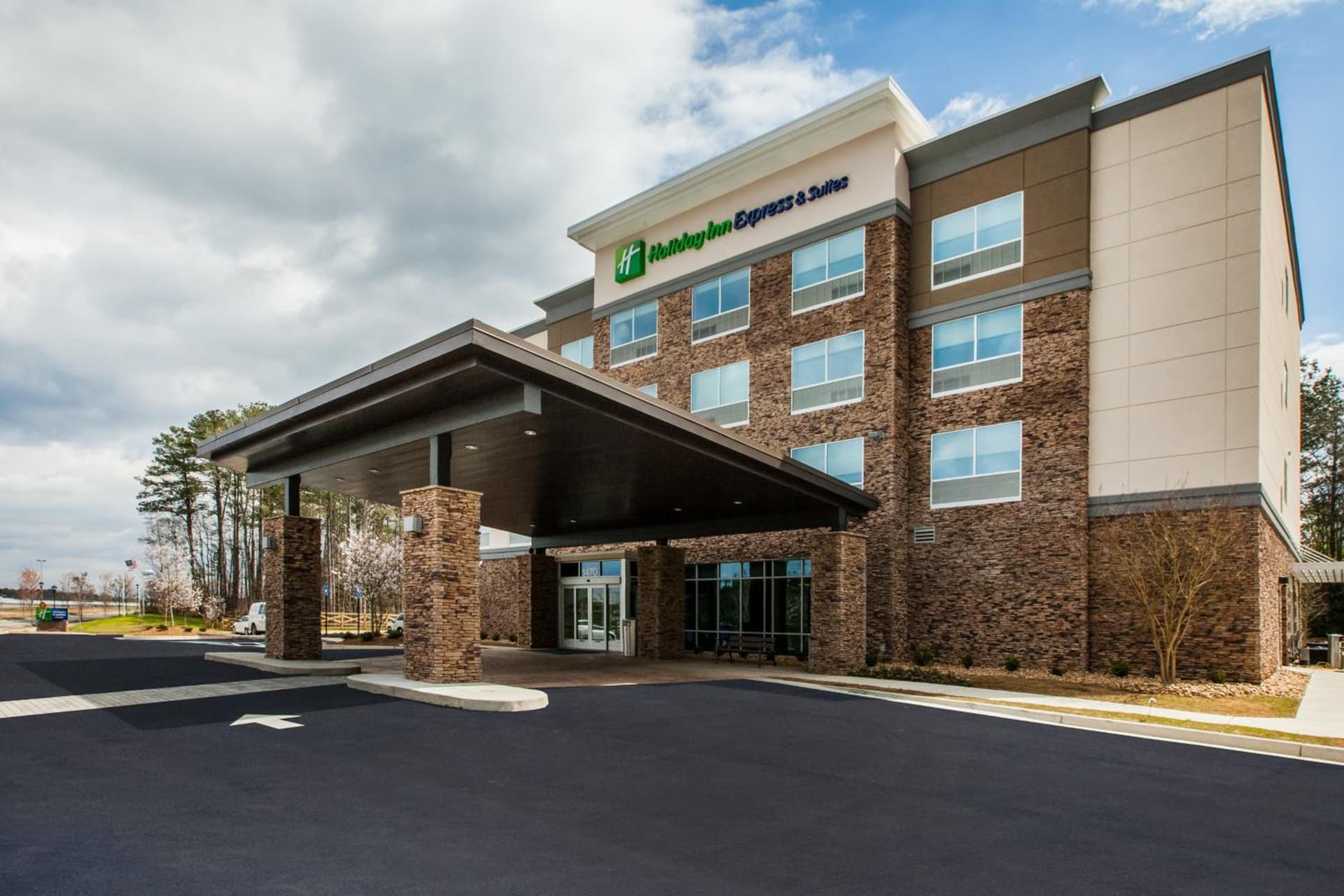 Holiday Inn Express & Suites Atlanta N - Woodstock by IHG featured exterior or lobby in Woodstock, GA — similar hotel