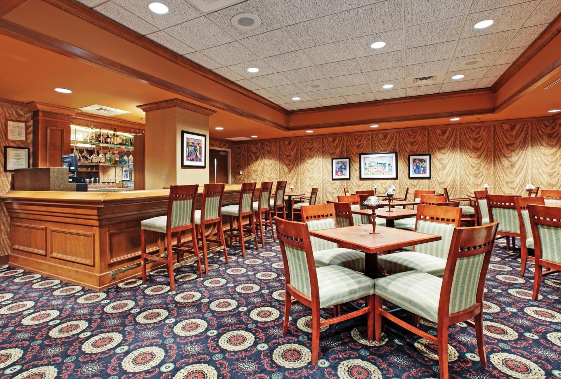 Holiday Inn Memphis-University of Memphis, an IHG Hotel interior in Memphis, TN — gallery photo 2