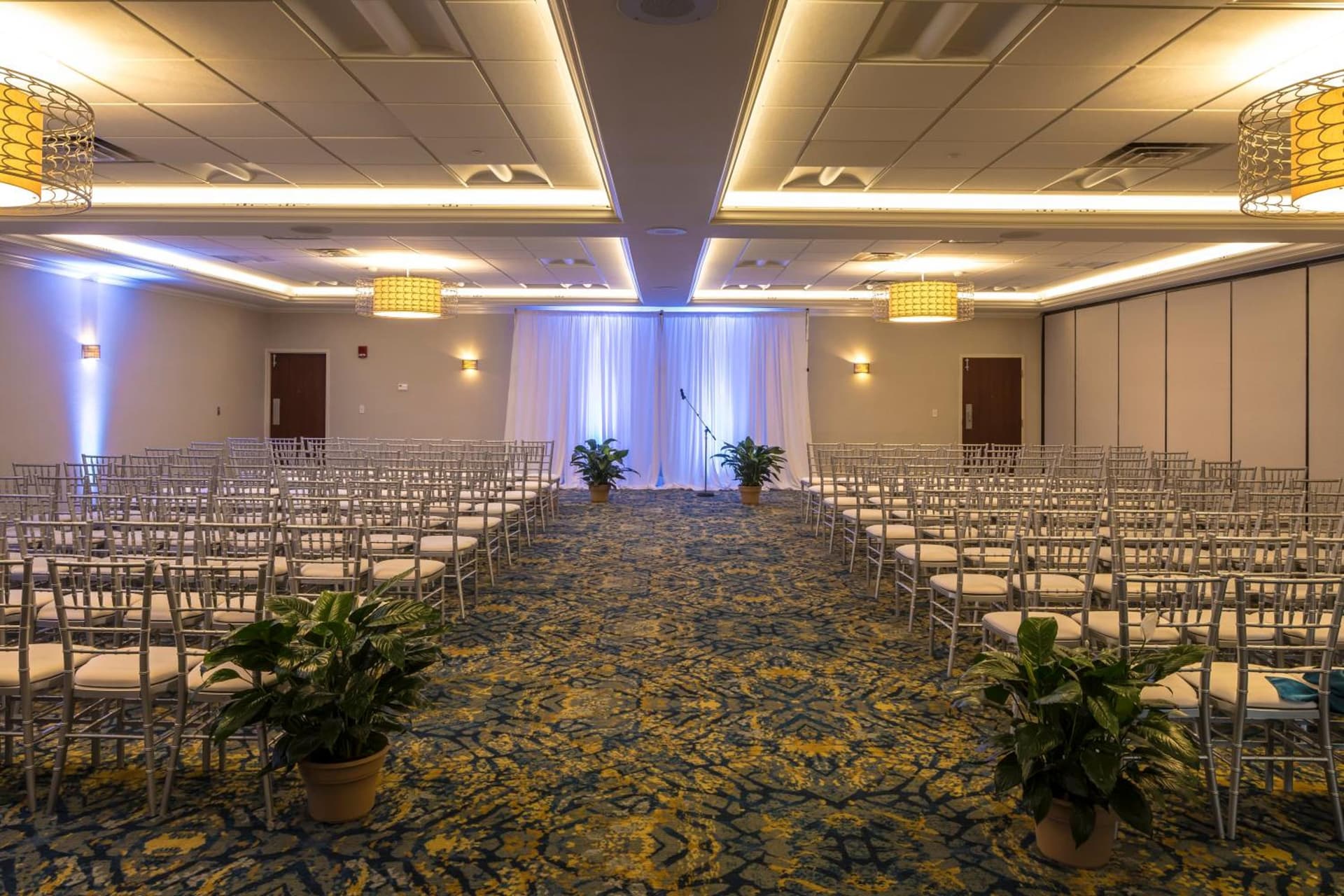 Crowne Plaza Hotel and Suites Pittsburgh South by IHG interior in Pittsburgh, PA — gallery photo 2