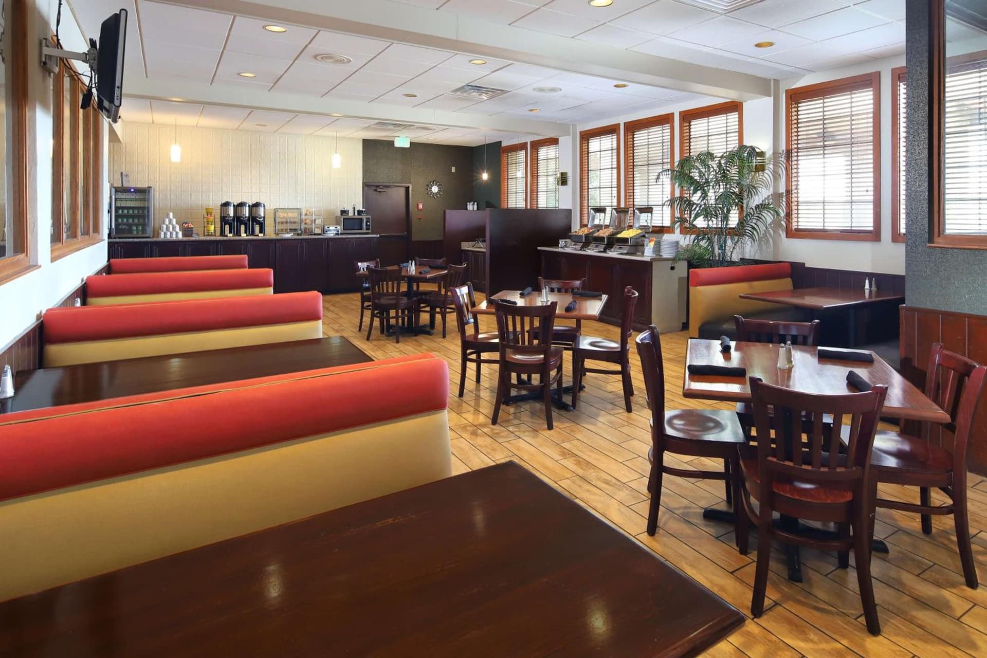 Wyndham Tucson Airport Hotel & Conference Center gallery photo in Tucson, AZ — image 9