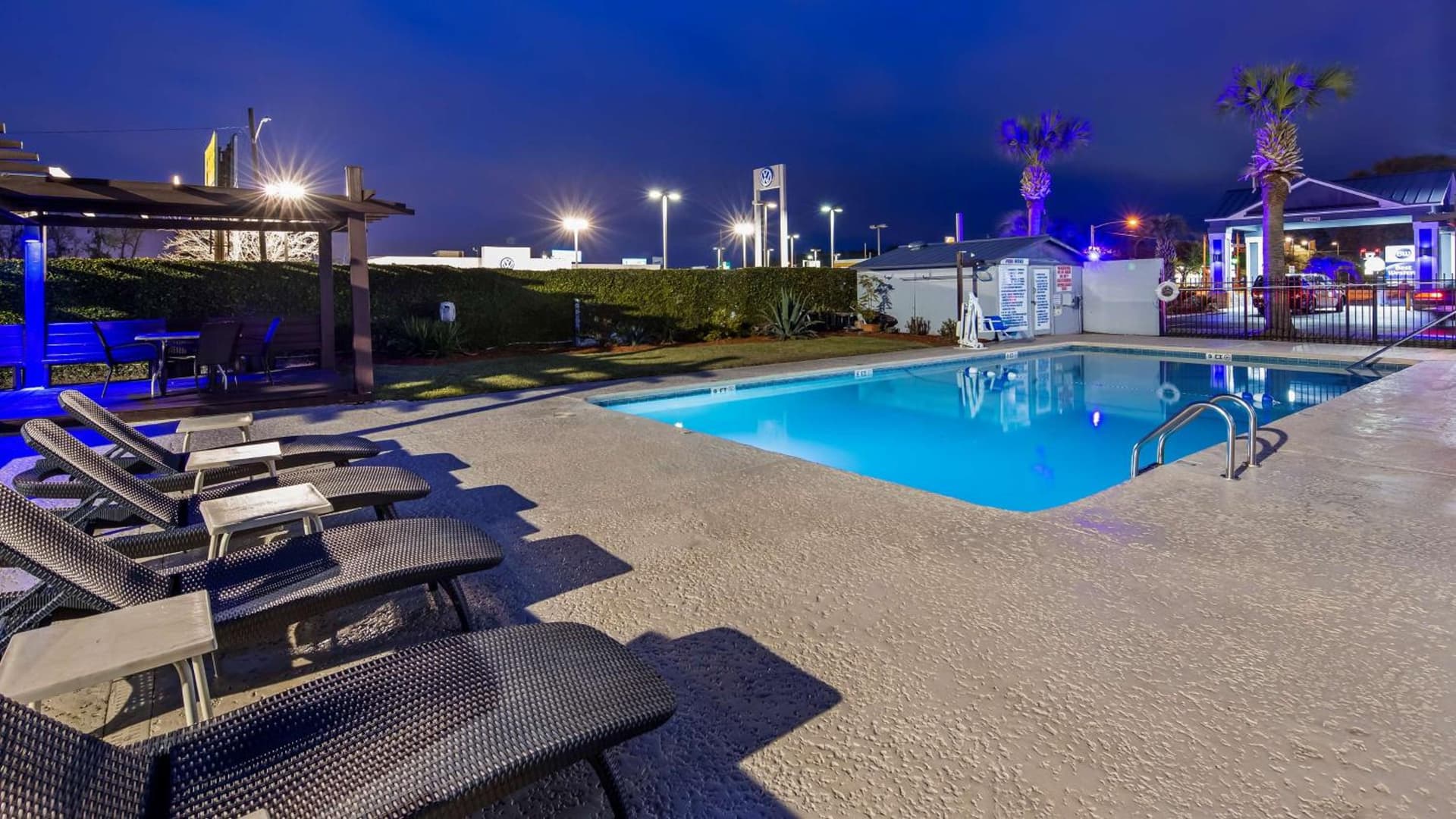 Best Western Central Inn property views in Savannah, GA — gallery photo 3