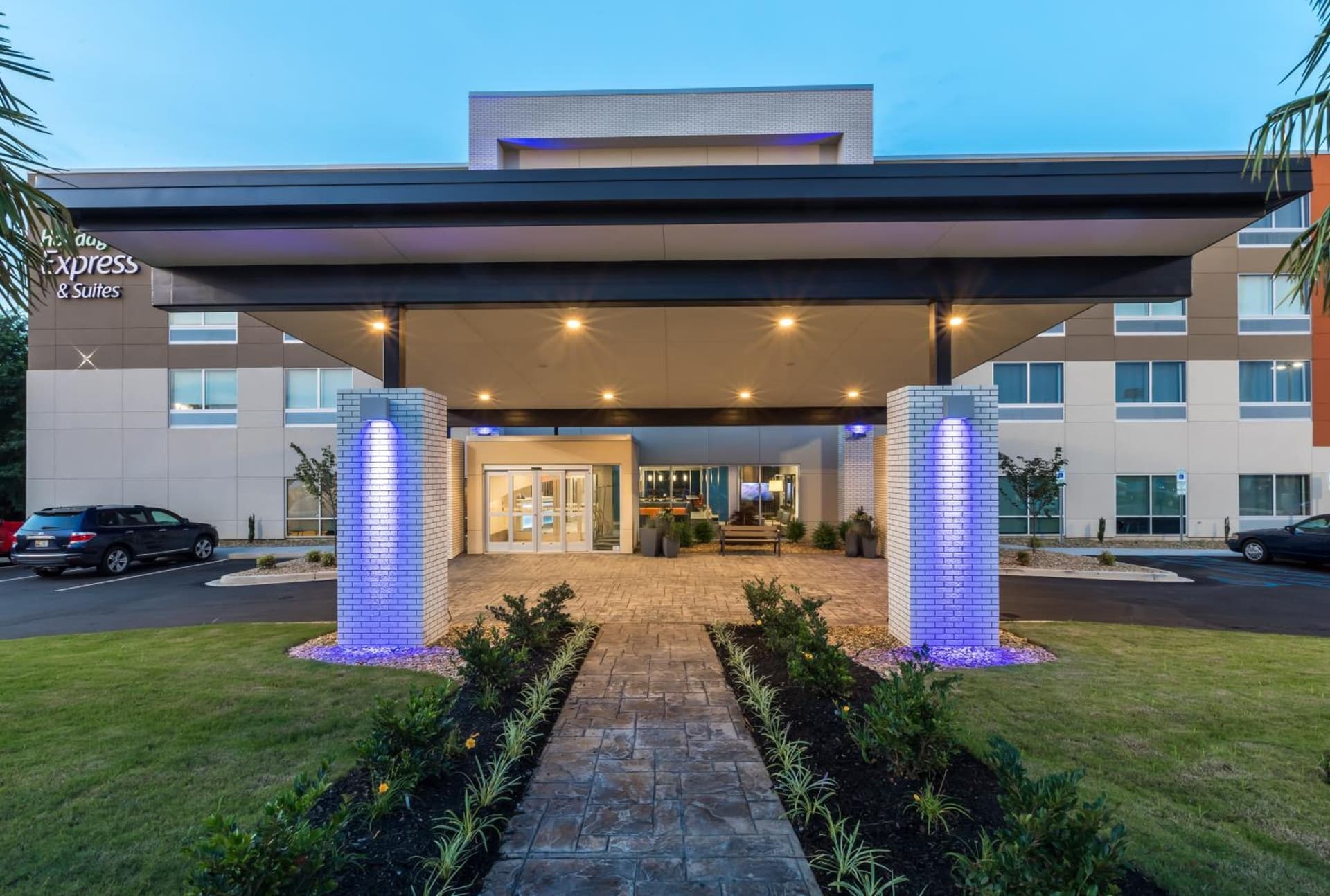 Holiday Inn Express & Suites Greenville S - Piedmont by IHG interior in Piedmont, SC — gallery photo 2