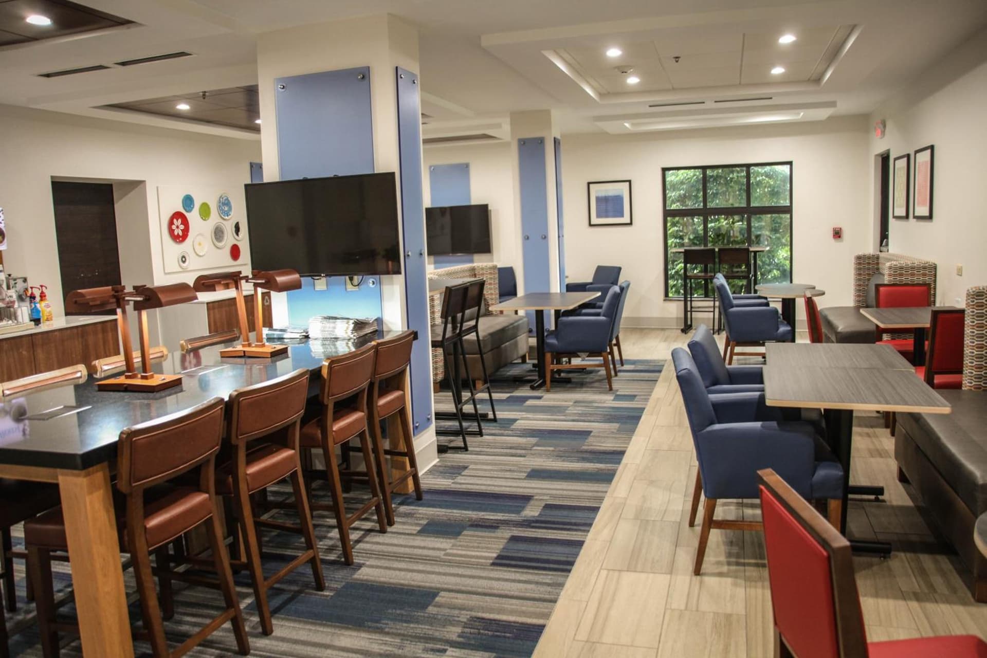 Holiday Inn Express Hotel & Suites Athens by IHG interior in Athens, OH — gallery photo 2
