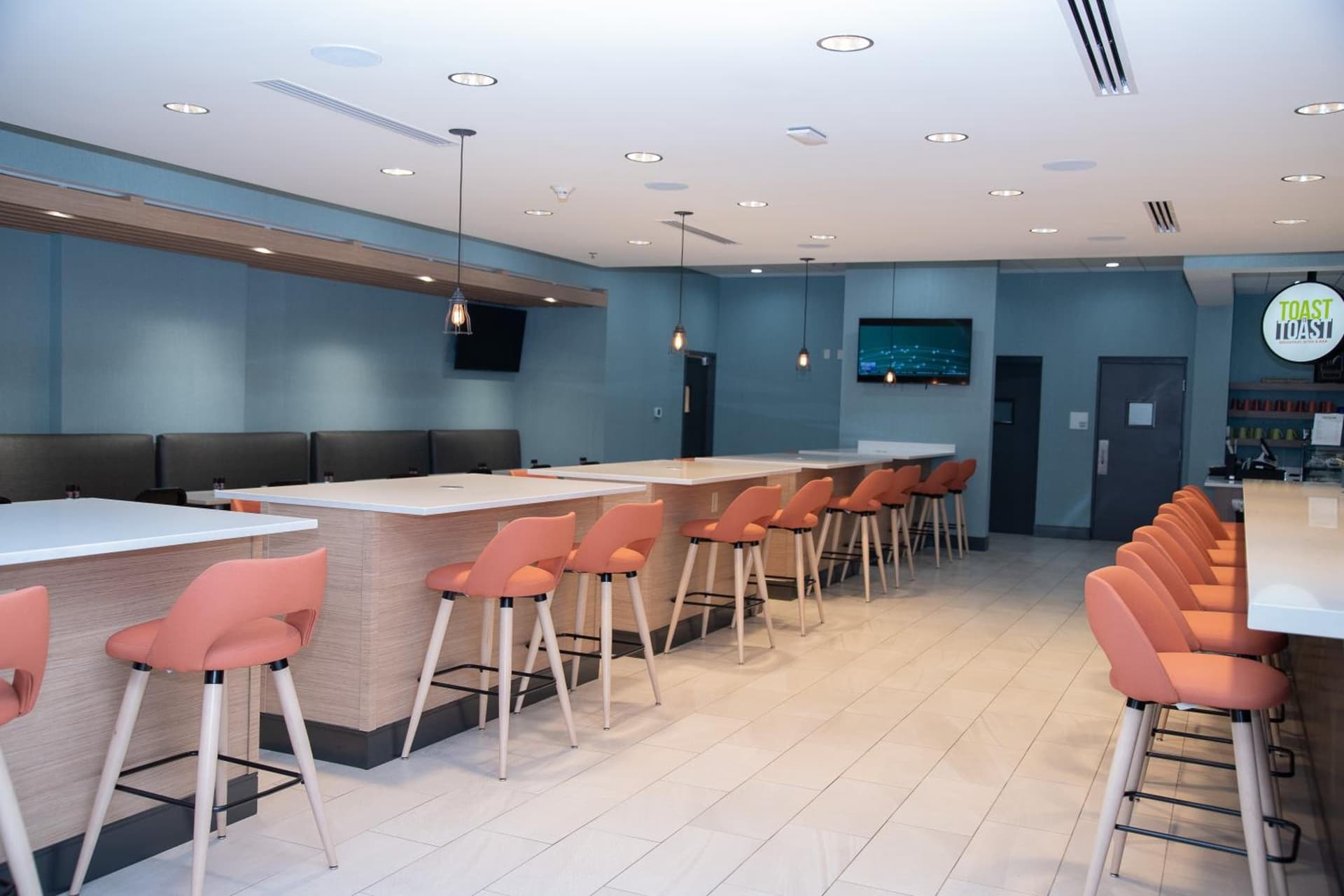 Holiday Inn & Suites - Fayetteville W-Fort Bragg Area by IHG property views in Fayetteville, NC — gallery photo 3