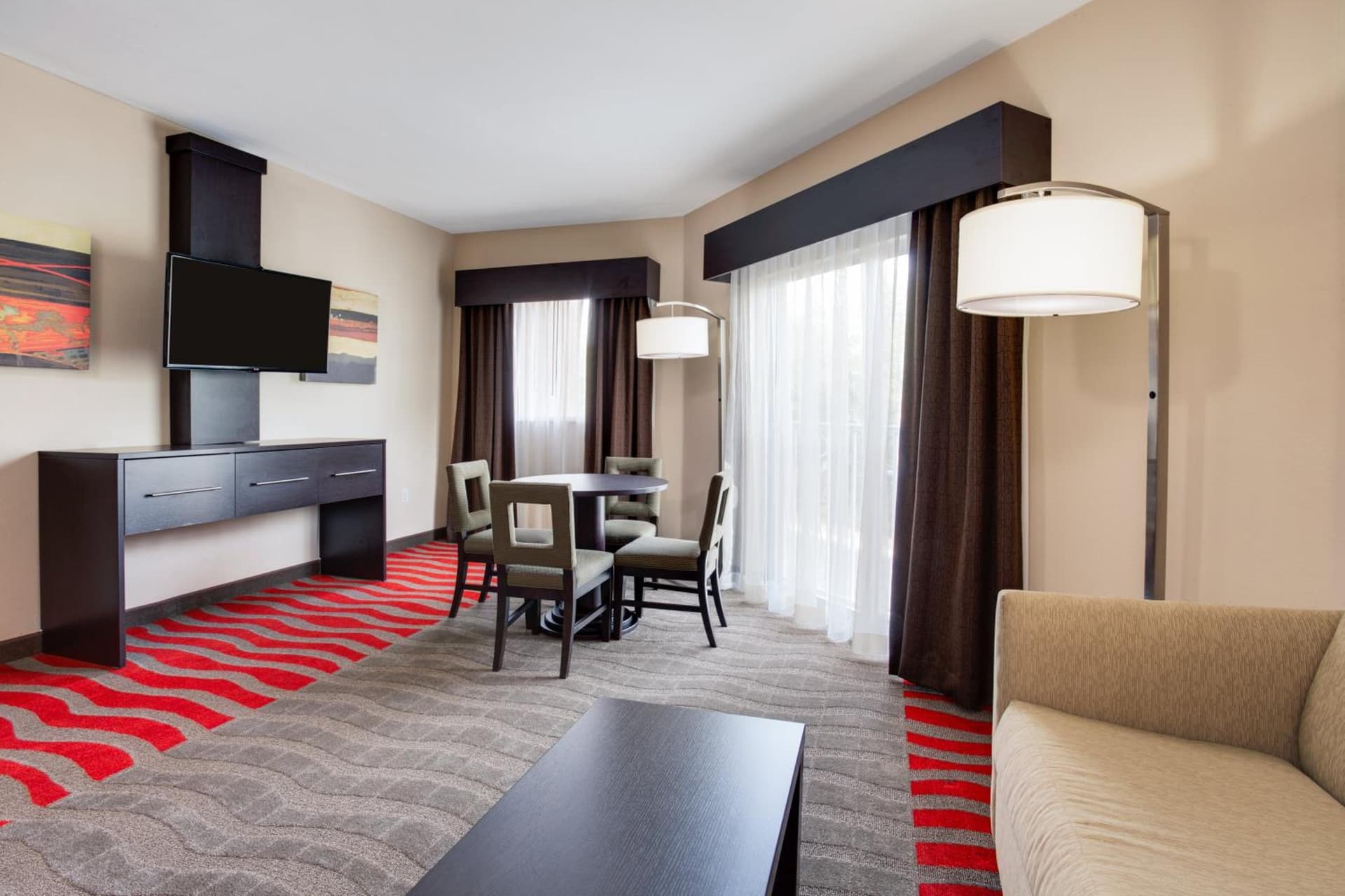 Holiday Inn Express & Suites Naples Downtown - 5th Avenue by IHG gallery photo in Naples, FL — image 61