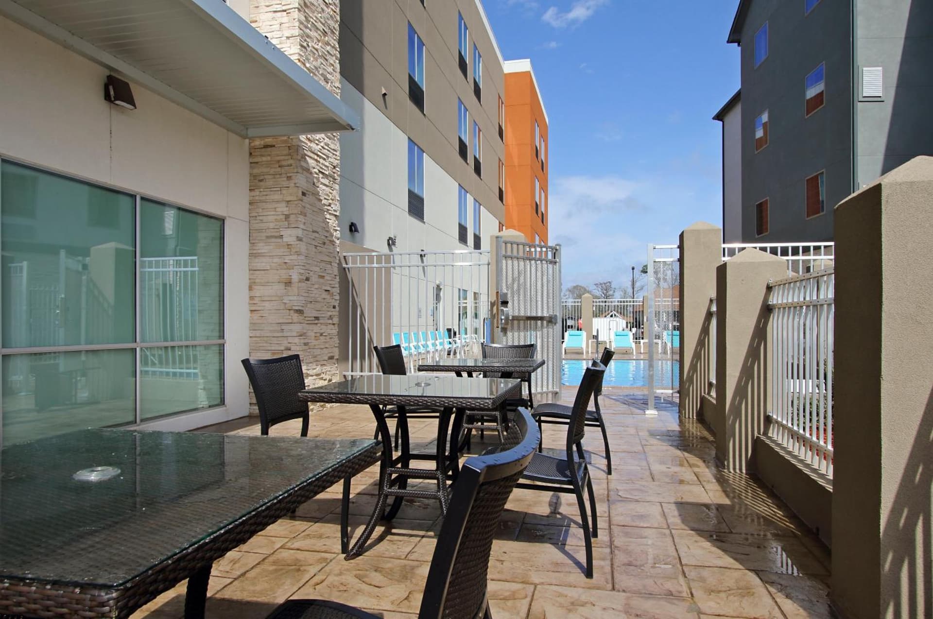 Holiday Inn Express & Suites - Lake Charles South Casino Area by IHG gallery photo in Lake Charles, LA — image 5