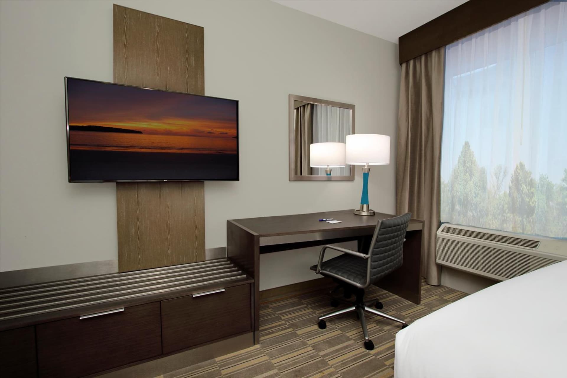 Holiday Inn Express & Suites - Lake Charles South Casino Area by IHG gallery photo in Lake Charles, LA — image 21