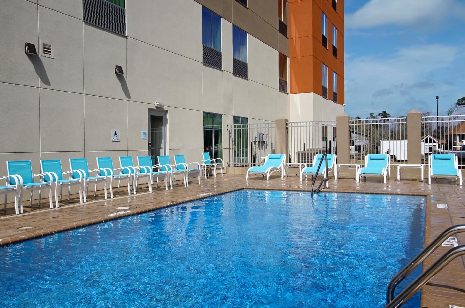 Holiday Inn Express & Suites - Lake Charles South Casino Area by IHG gallery photo in Lake Charles, LA — image 15