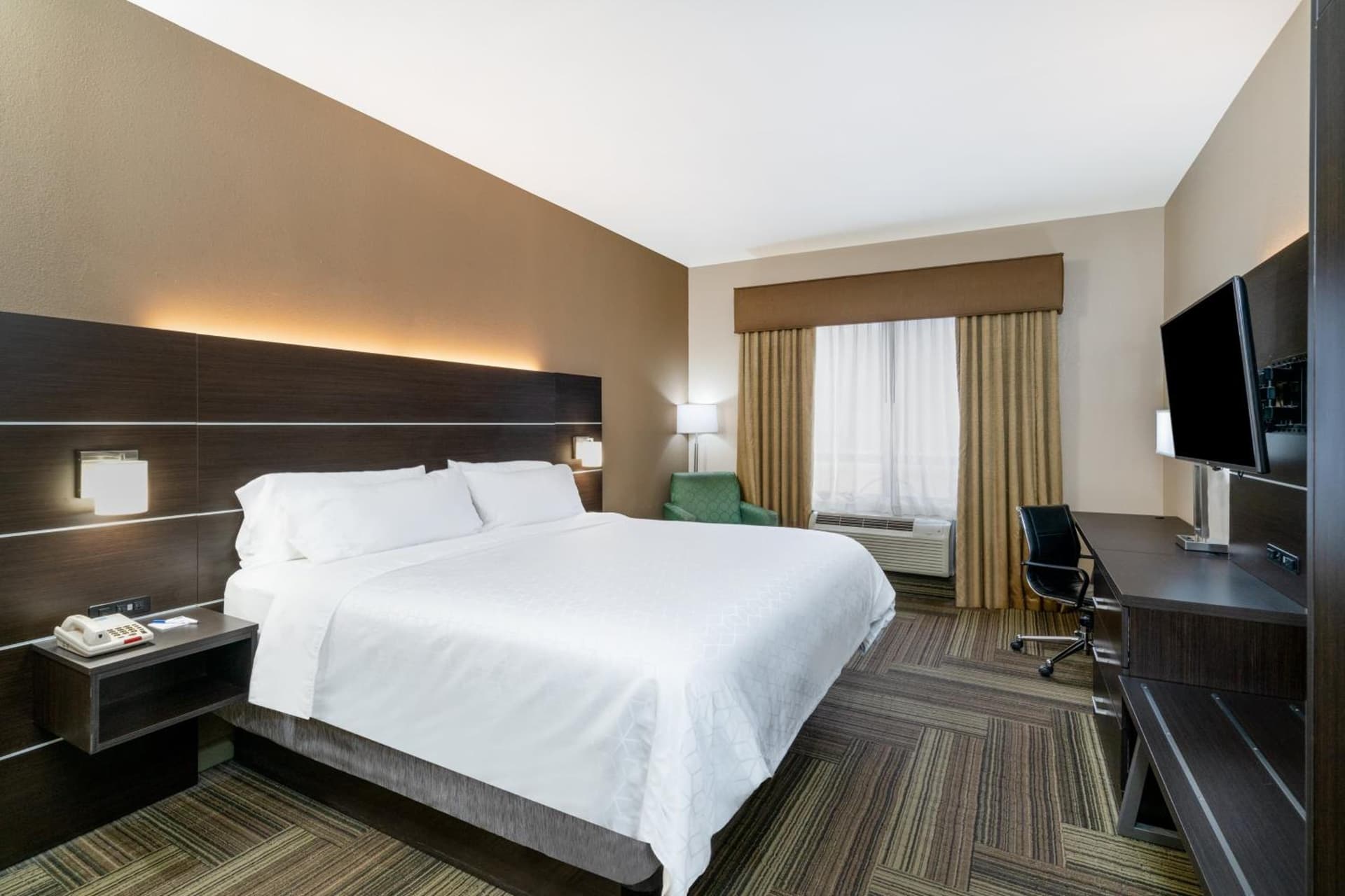 Holiday Inn Express Hotel & Suites Ashland by IHG gallery photo in Ashland, KY — image 33