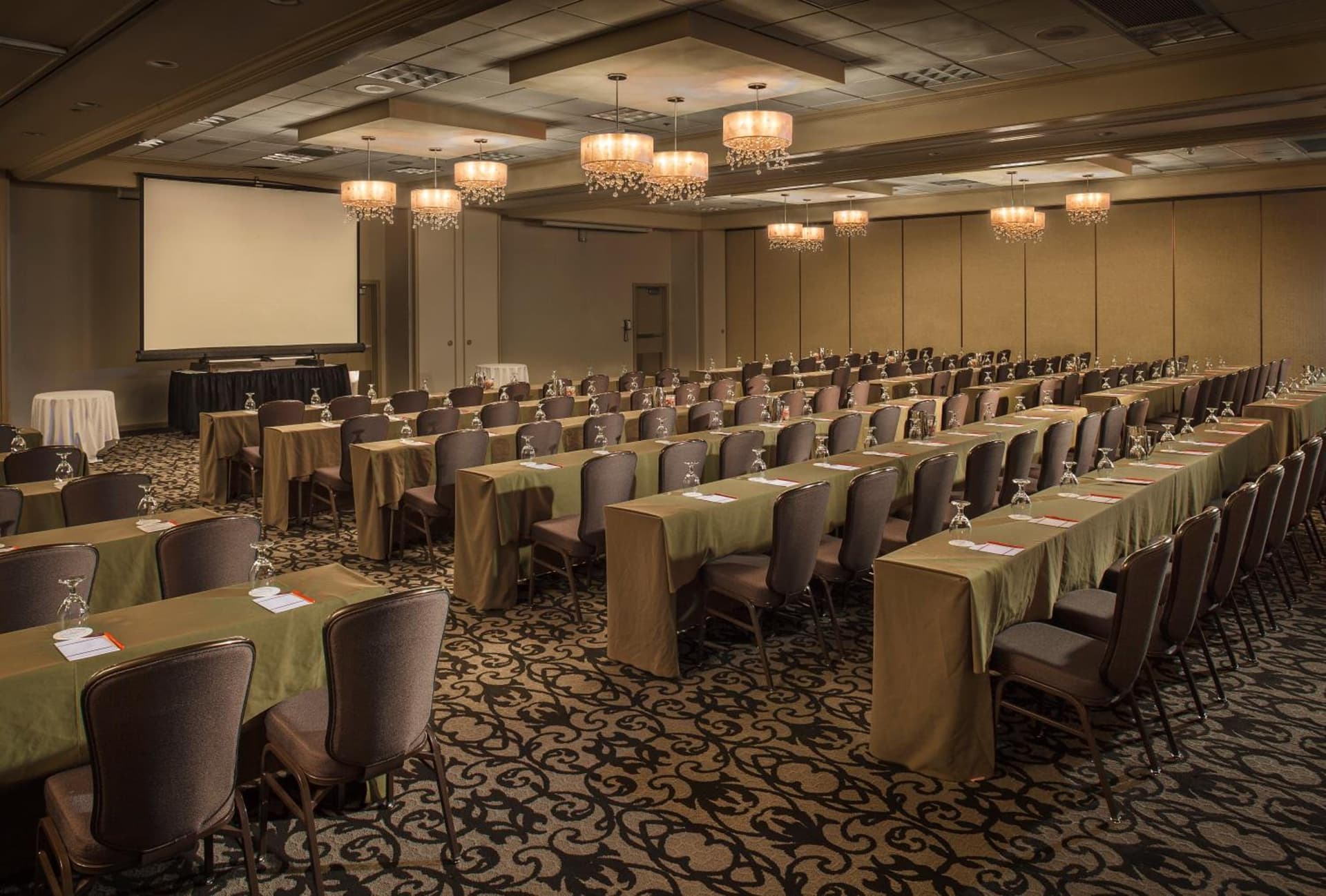 Crowne Plaza Phoenix Airport - PHX by IHG gallery photo in Phoenix, AZ — image 23