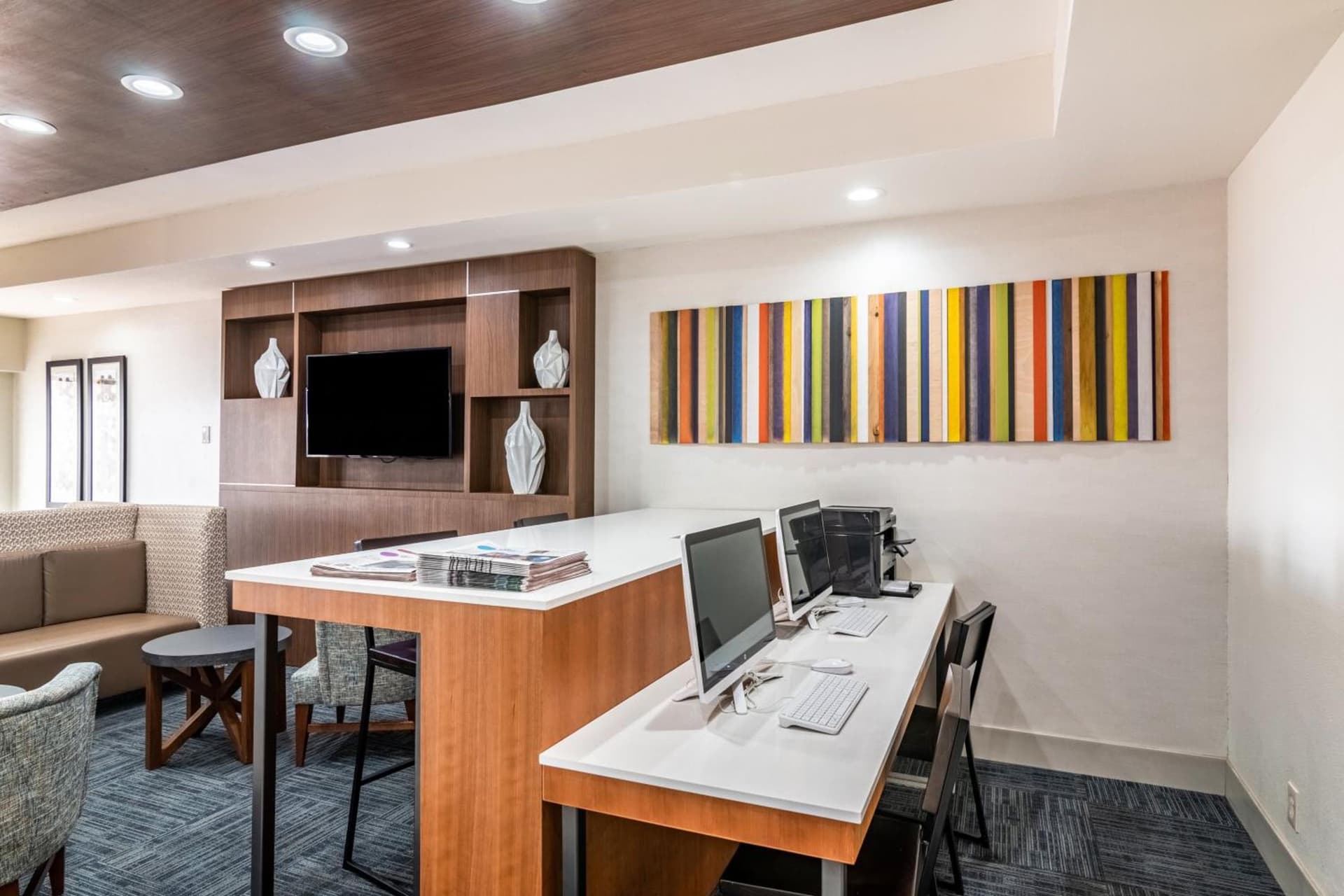 Holiday Inn Express & Suites Camarillo by IHG gallery photo in Camarillo, CA — image 9