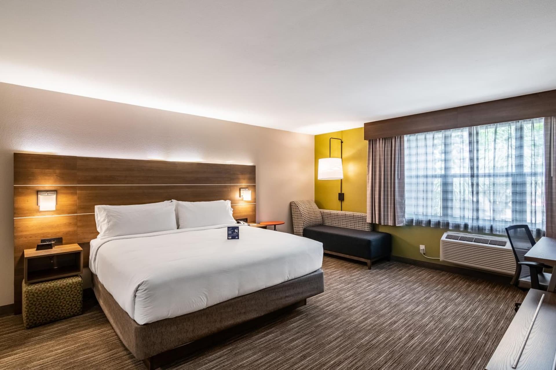 Holiday Inn Express & Suites Camarillo by IHG gallery photo in Camarillo, CA — image 18