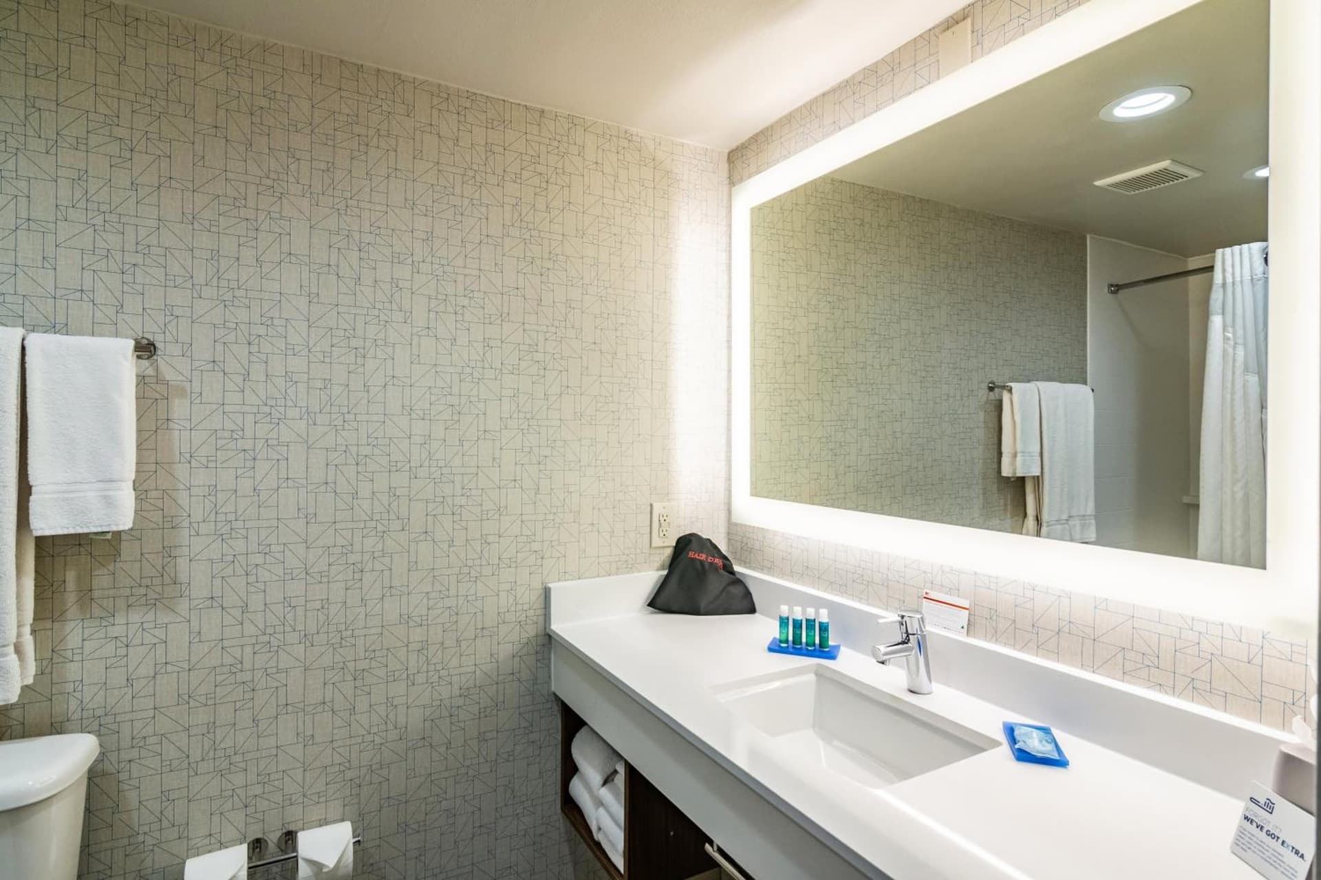 Holiday Inn Express & Suites Camarillo by IHG gallery photo in Camarillo, CA — image 5