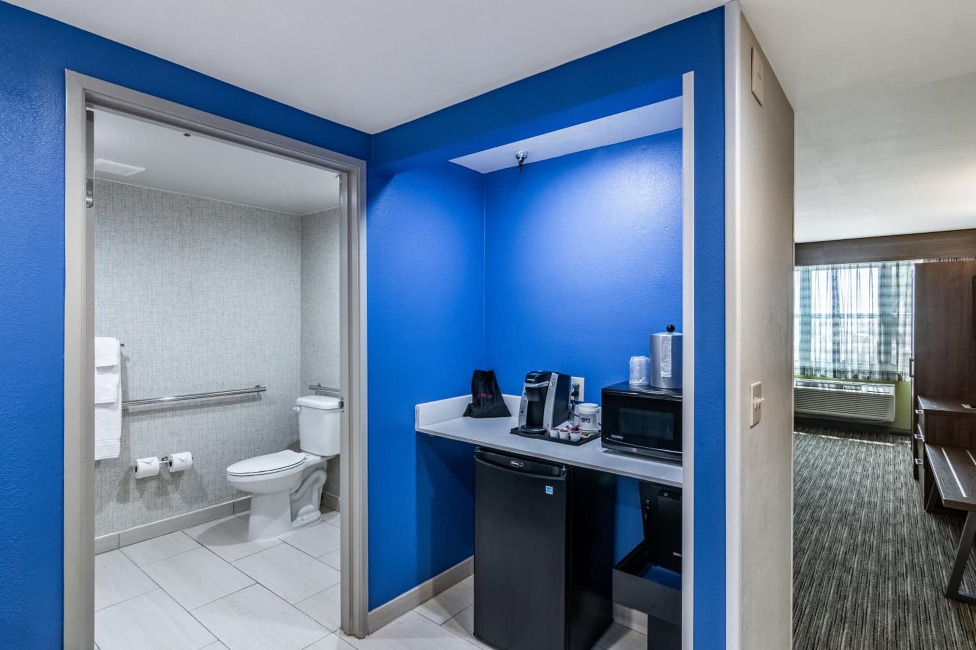 Holiday Inn Express & Suites Camarillo by IHG gallery photo in Camarillo, CA — image 8