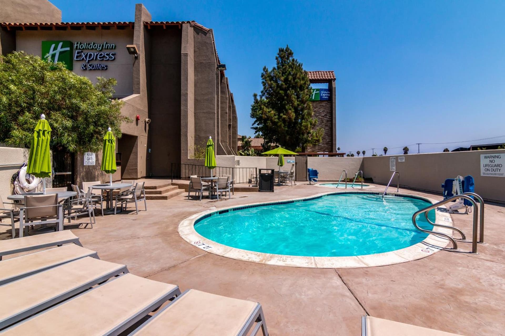 Holiday Inn Express & Suites Camarillo by IHG property views in Camarillo, CA — gallery photo 3
