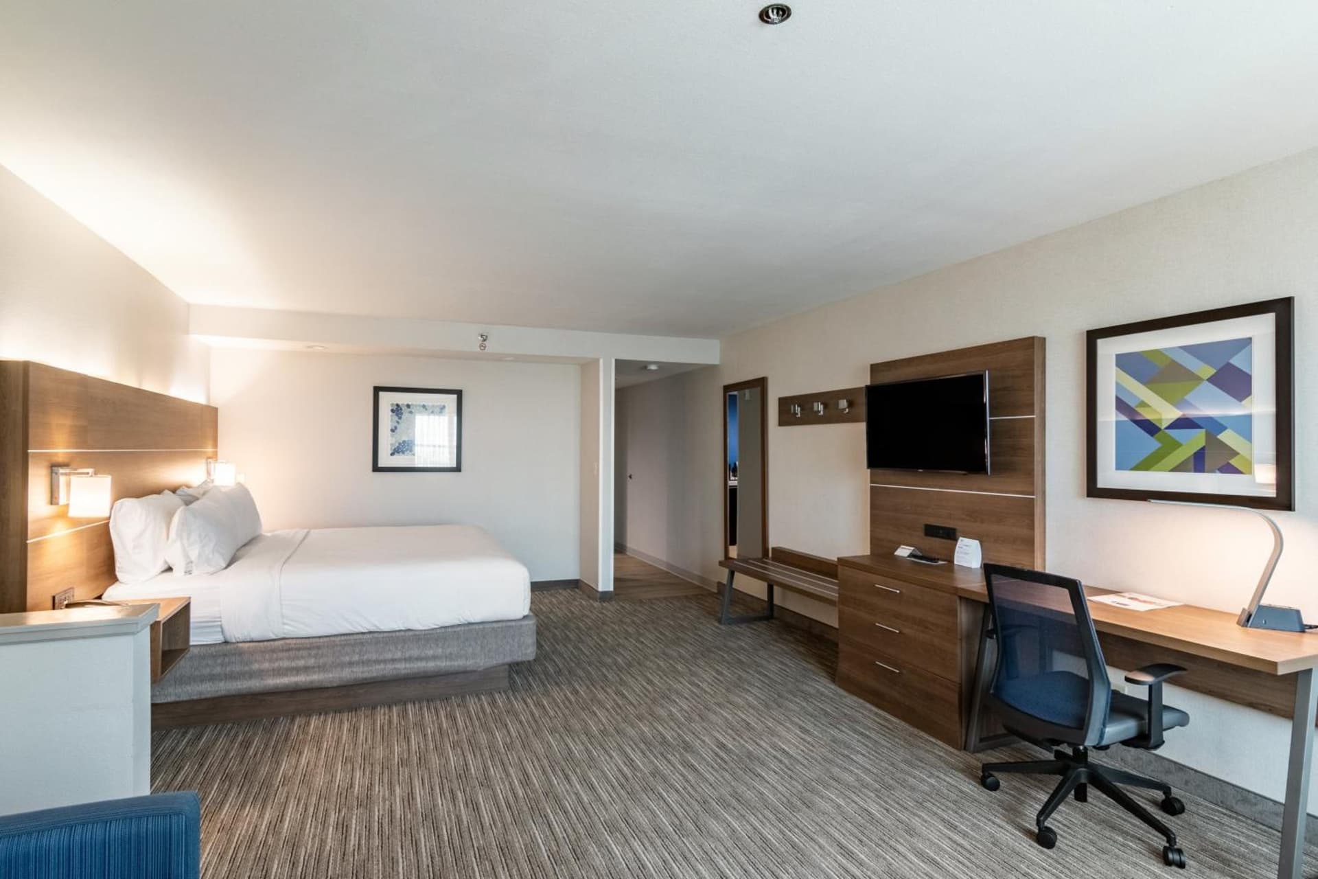 Holiday Inn Express & Suites Camarillo by IHG gallery photo in Camarillo, CA — image 28