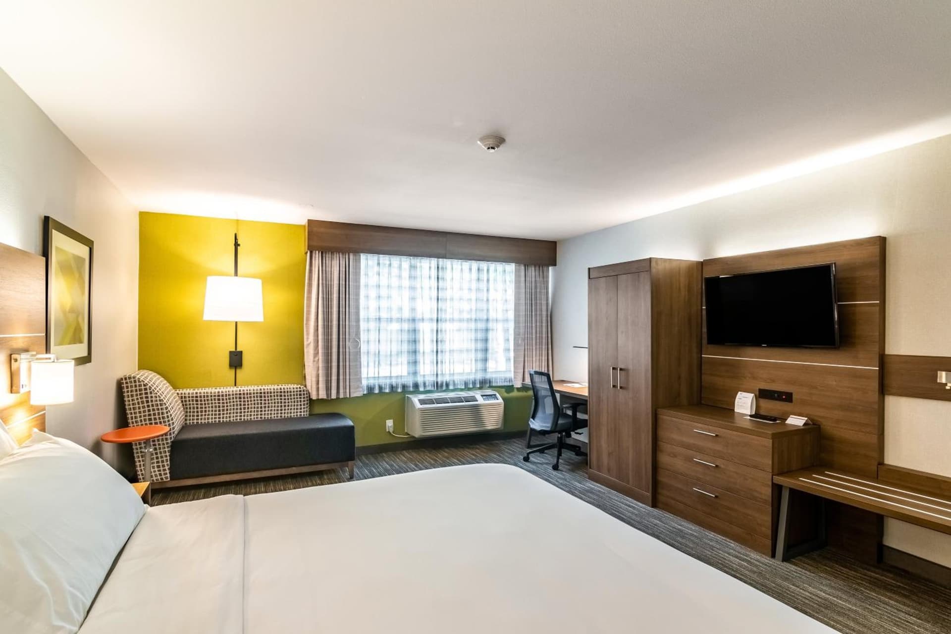 Holiday Inn Express & Suites Camarillo by IHG gallery photo in Camarillo, CA — image 15