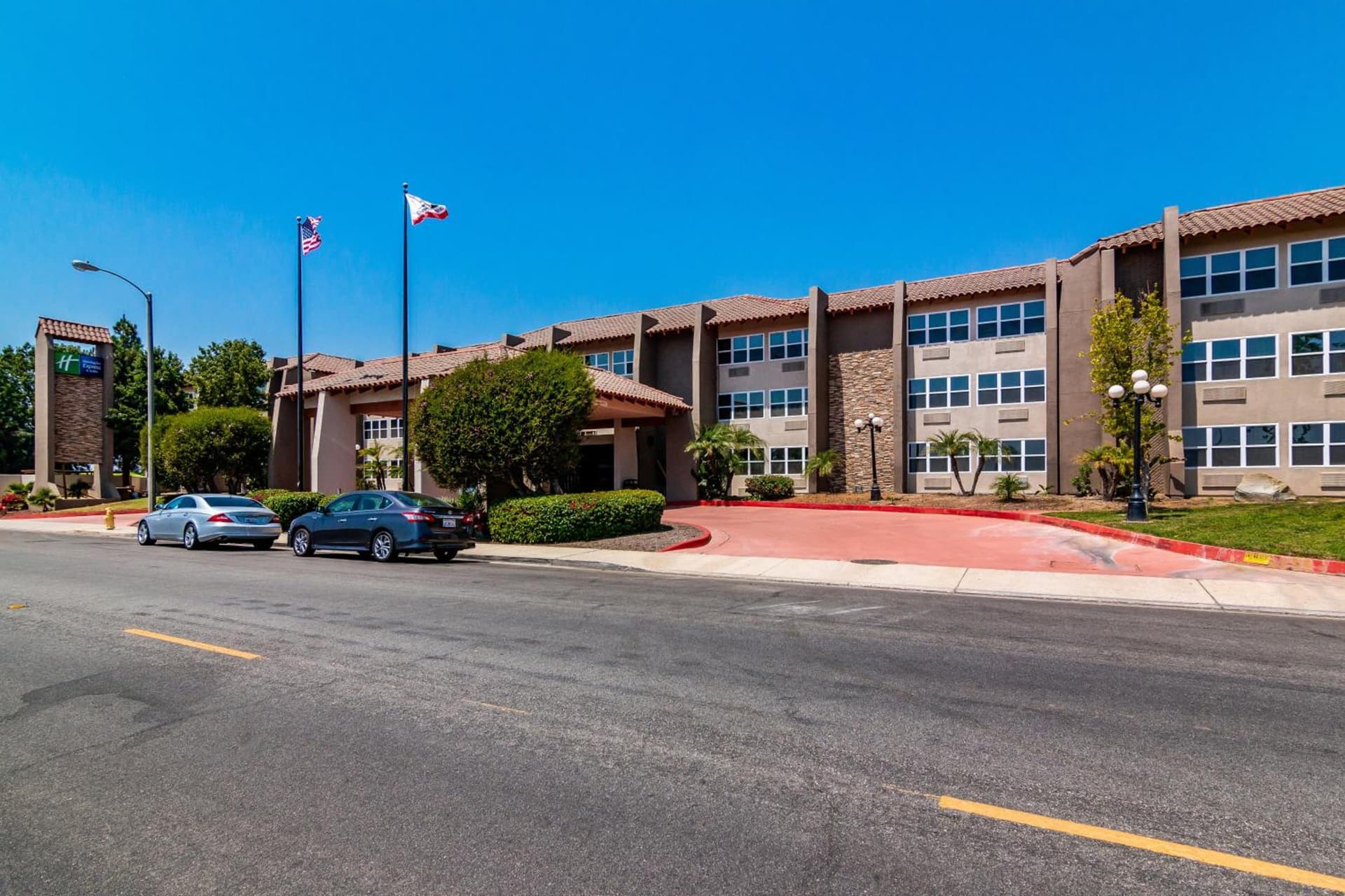 Holiday Inn Express & Suites Camarillo by IHG gallery photo in Camarillo, CA — image 24