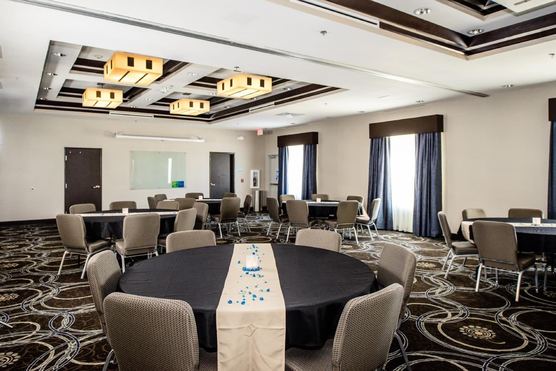Holiday Inn Express Hotel & Suites Austin NW - Arboretum Area by IHG gallery photo in Austin, TX — image 12