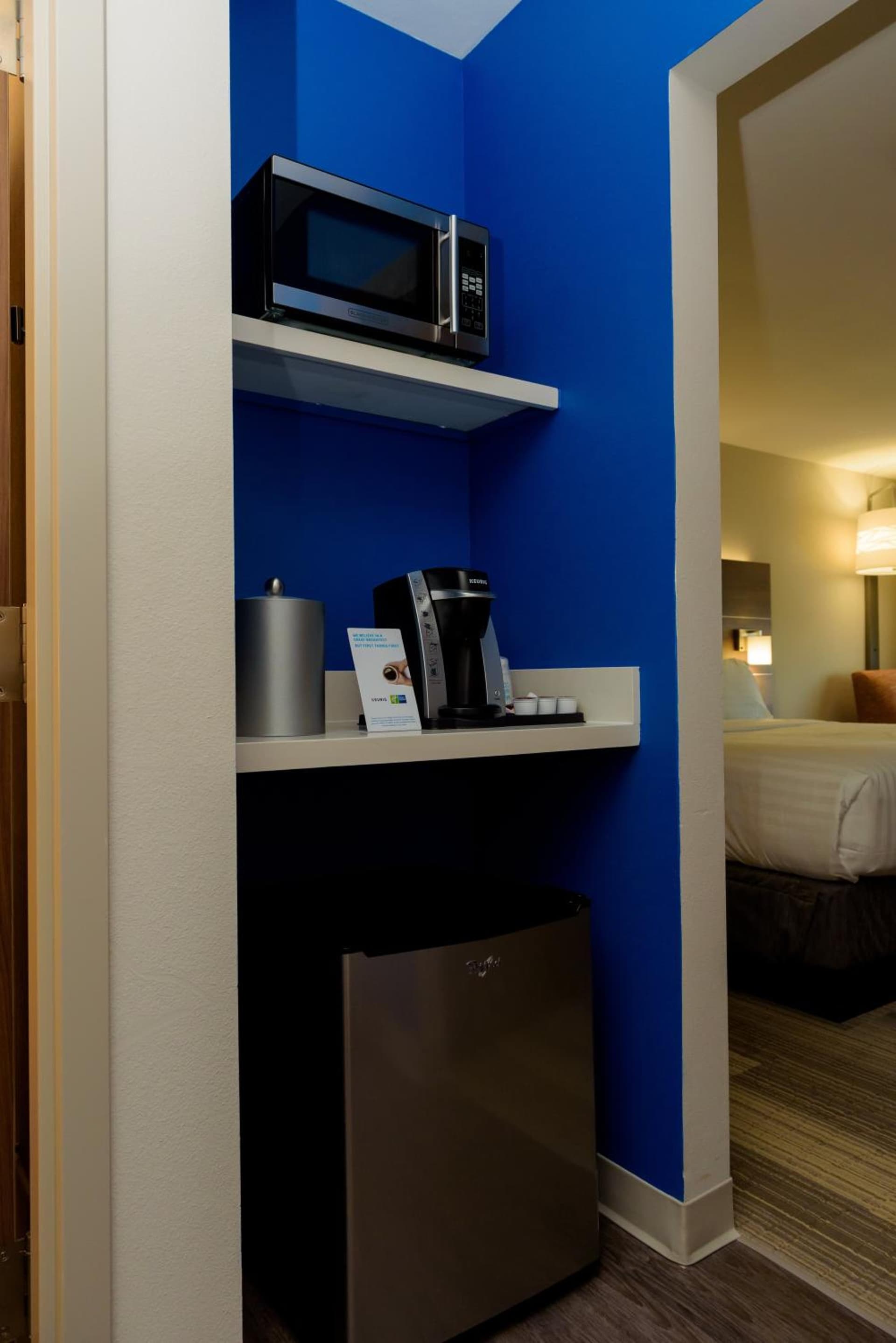 Holiday Inn Express & Suites McKinney - Frisco East by IHG interior in McKinney, TX — gallery photo 2