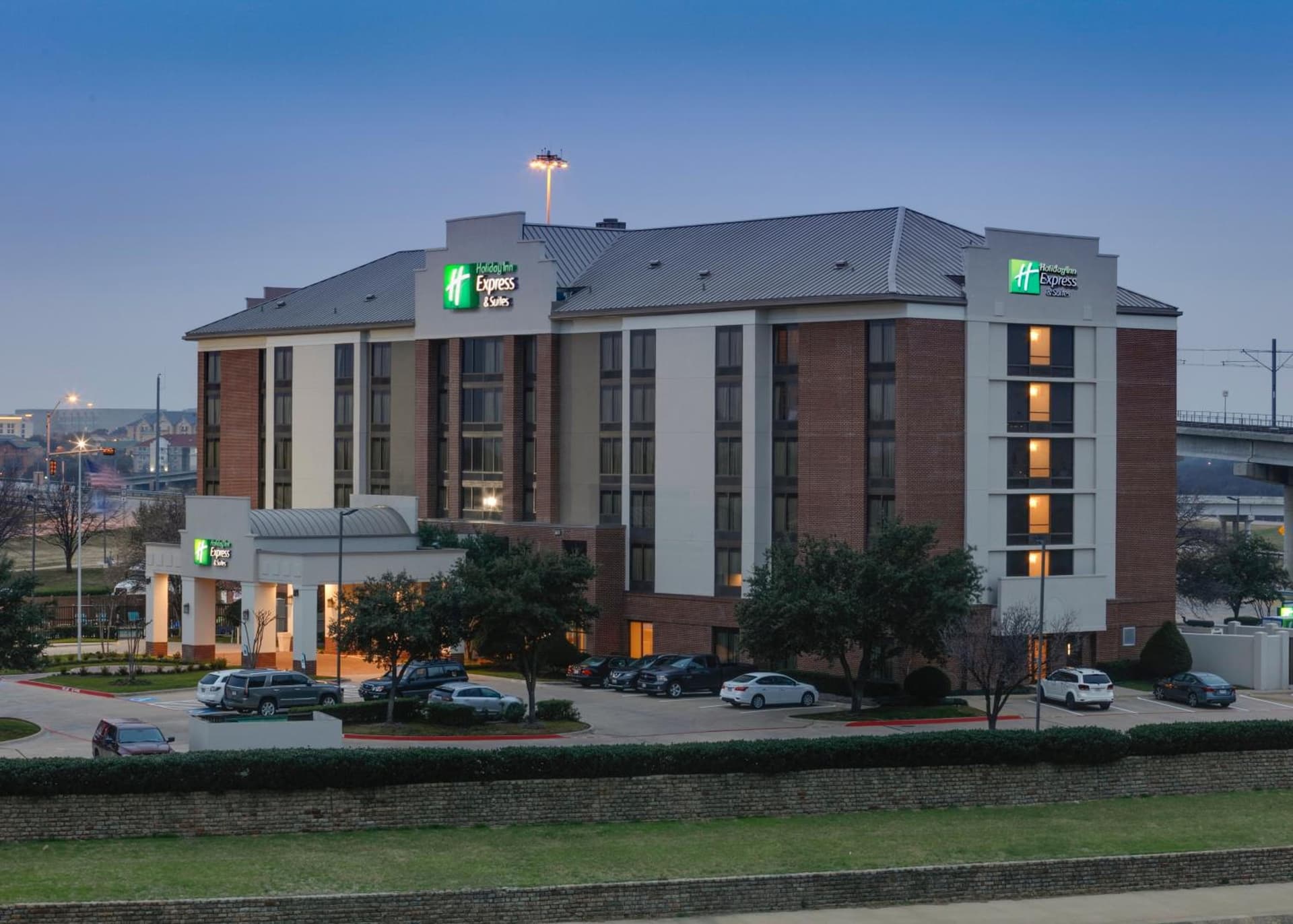 Holiday Inn Express & Suites Irving Conv Ctr - Las Colinas by IHG — hotel in Irving, Texas