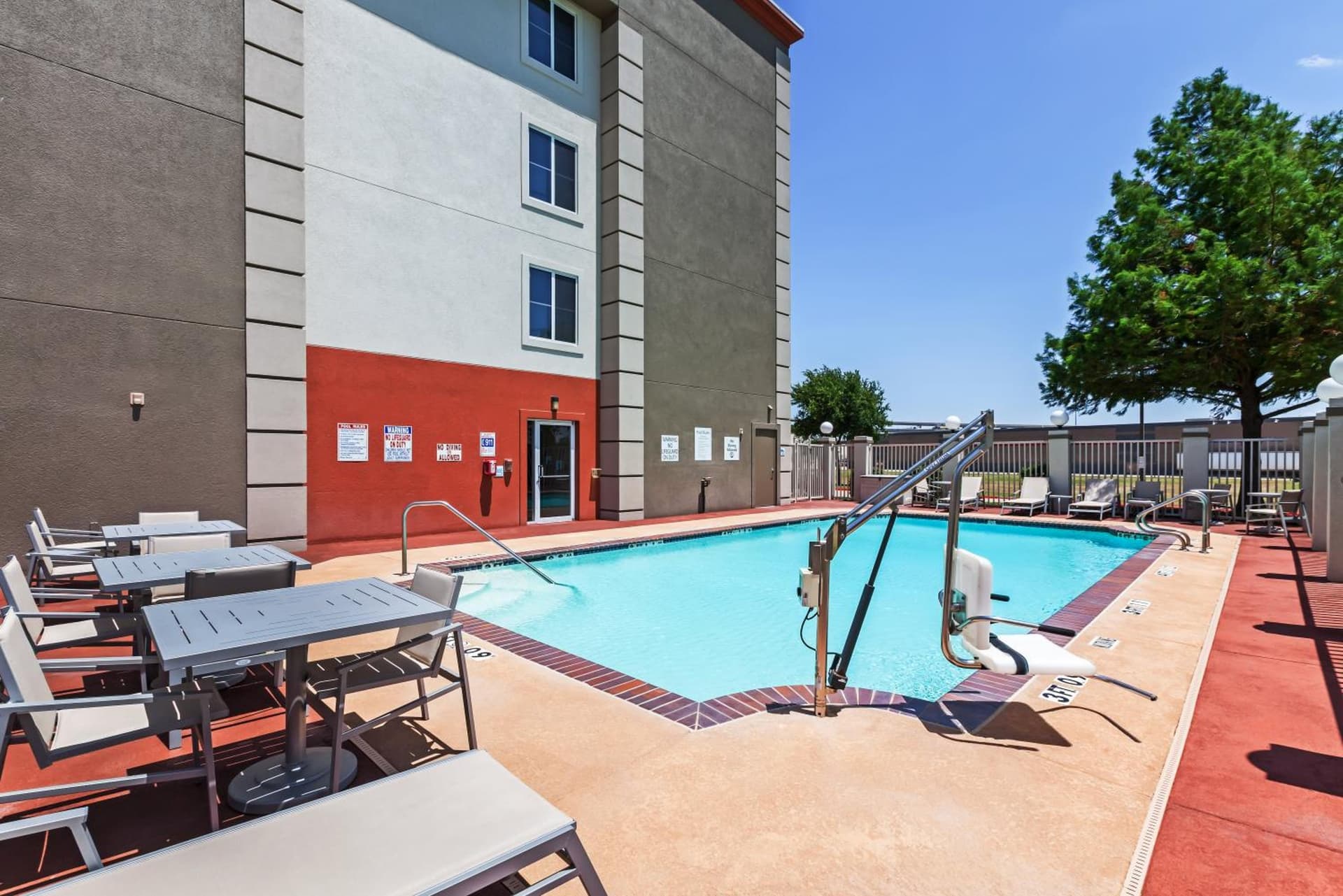 Holiday Inn Express Hotel & Suites Dallas Lewisville by IHG gallery photo in Lewisville, TX — image 28