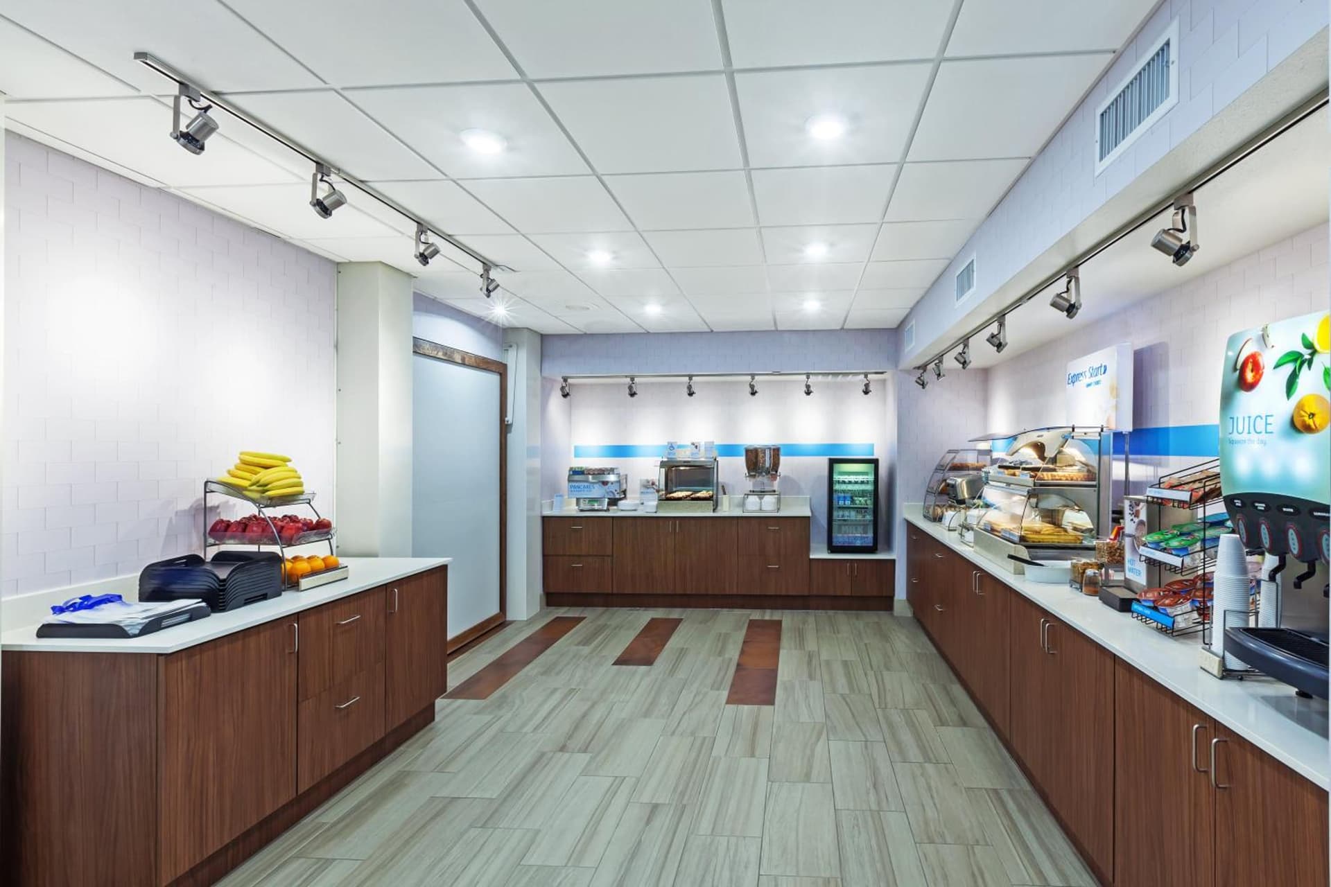 Holiday Inn Express Hotel & Suites Dallas Lewisville by IHG property views in Lewisville, TX — gallery photo 3
