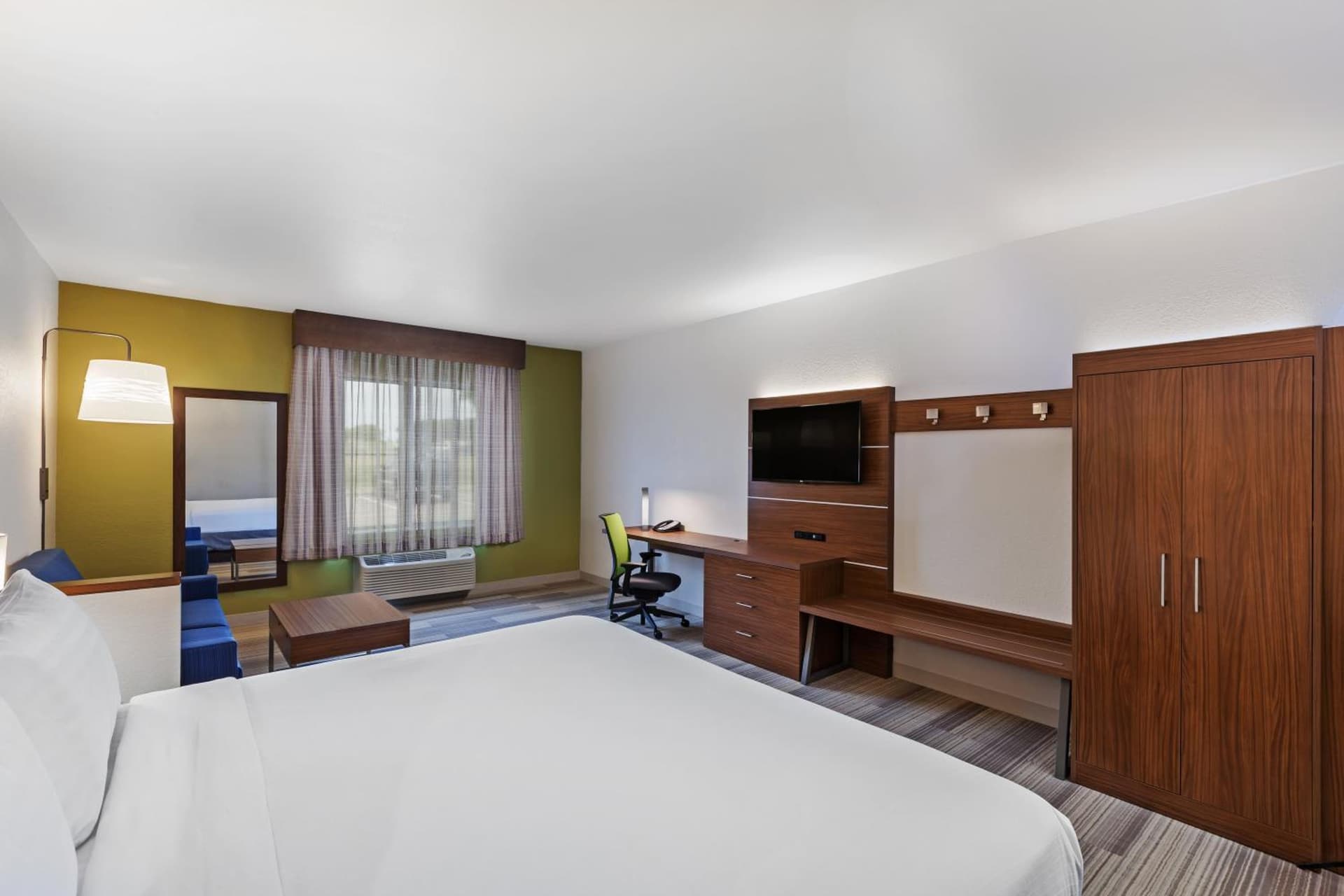 Holiday Inn Express Hotel & Suites Dallas Lewisville by IHG gallery photo in Lewisville, TX — image 15