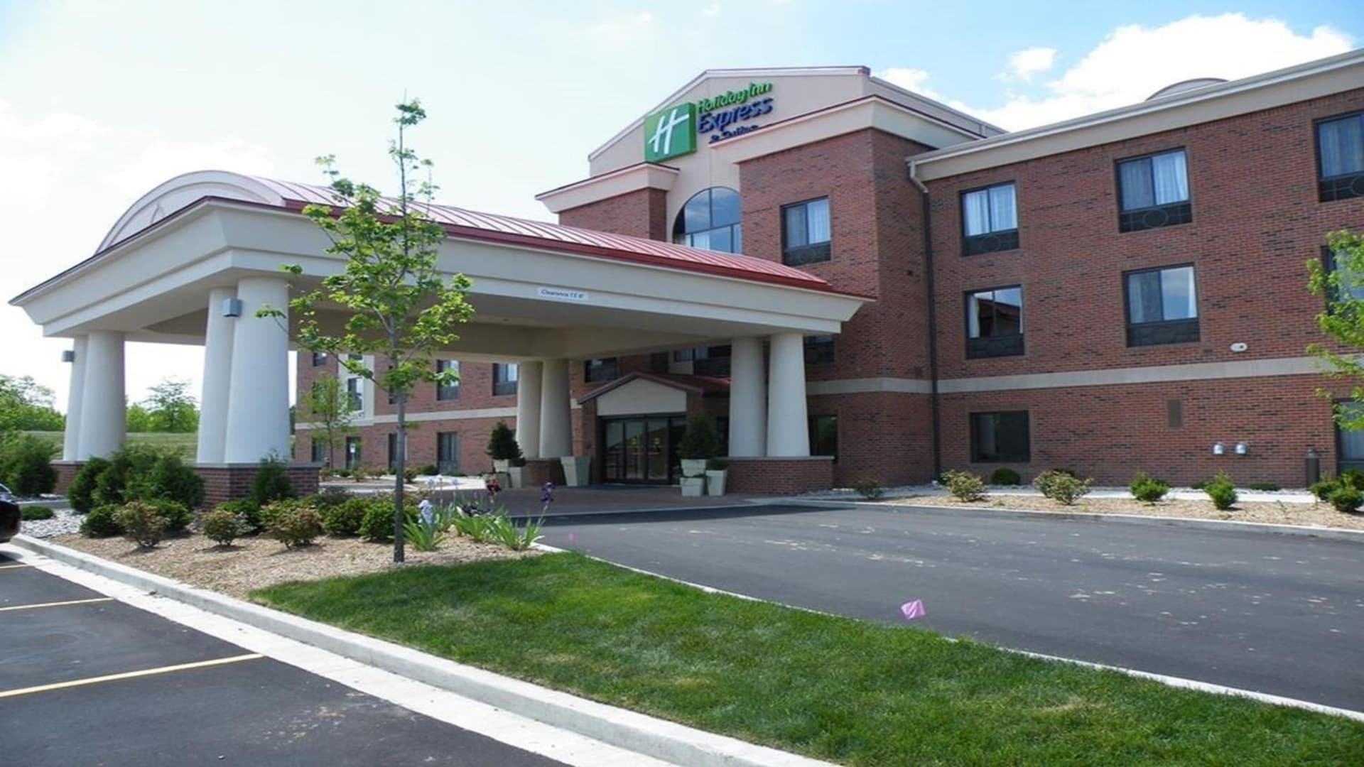 Holiday Inn Express Hotel & Suites Lansing-Dimondale by IHG featured exterior or lobby in Dimondale, MI — similar hotel