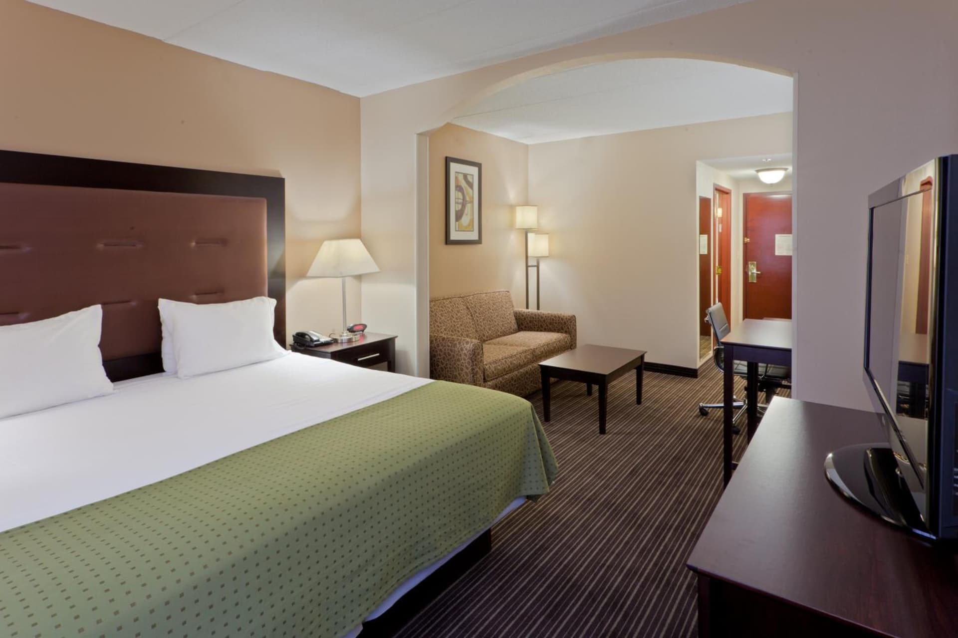Holiday Inn Express Hotel & Suites Charleston-Southridge by IHG gallery photo in Charleston, WV — image 23