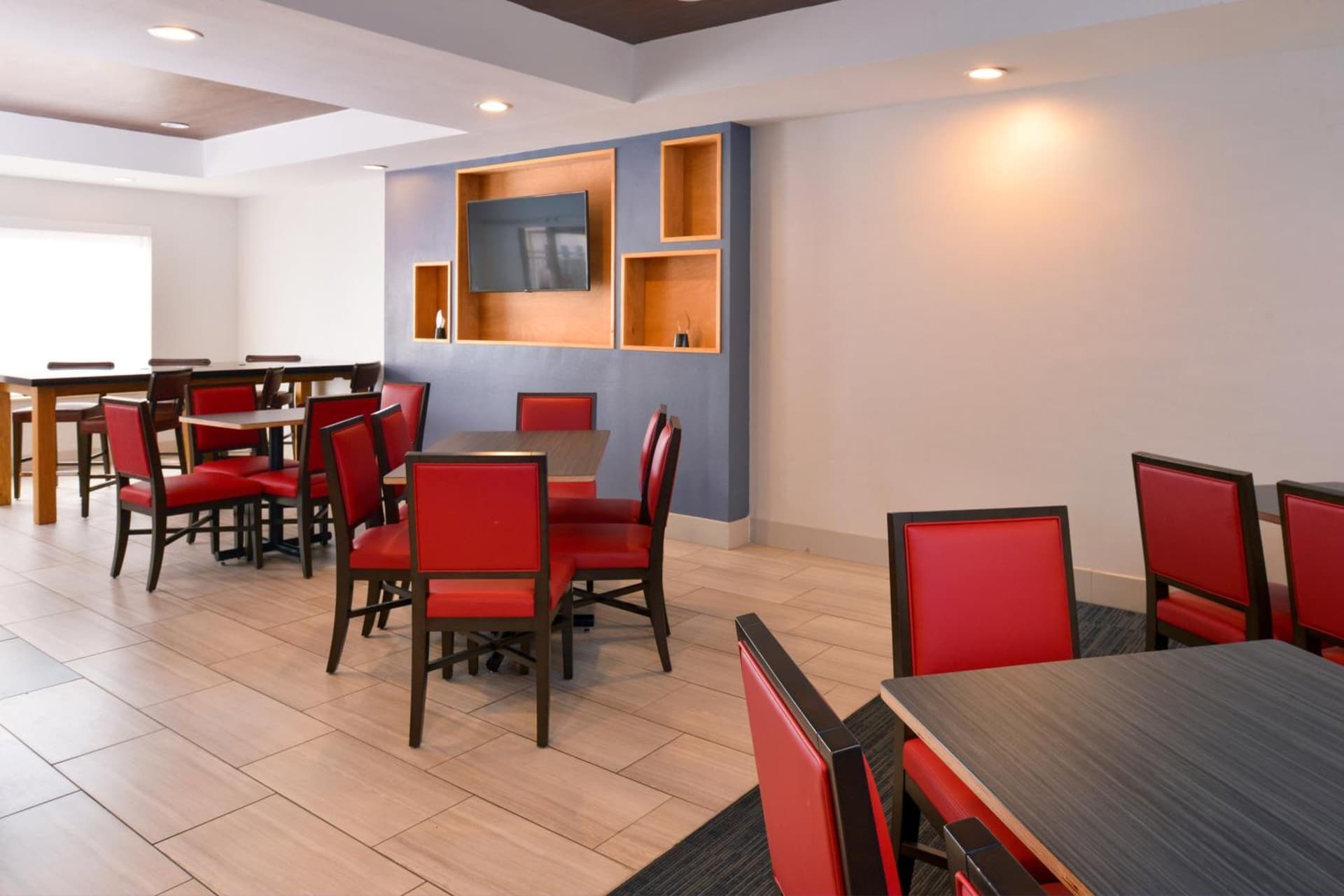 Holiday Inn Express & Suites Austin NW - Lakeline by IHG property views in Austin, TX — gallery photo 3