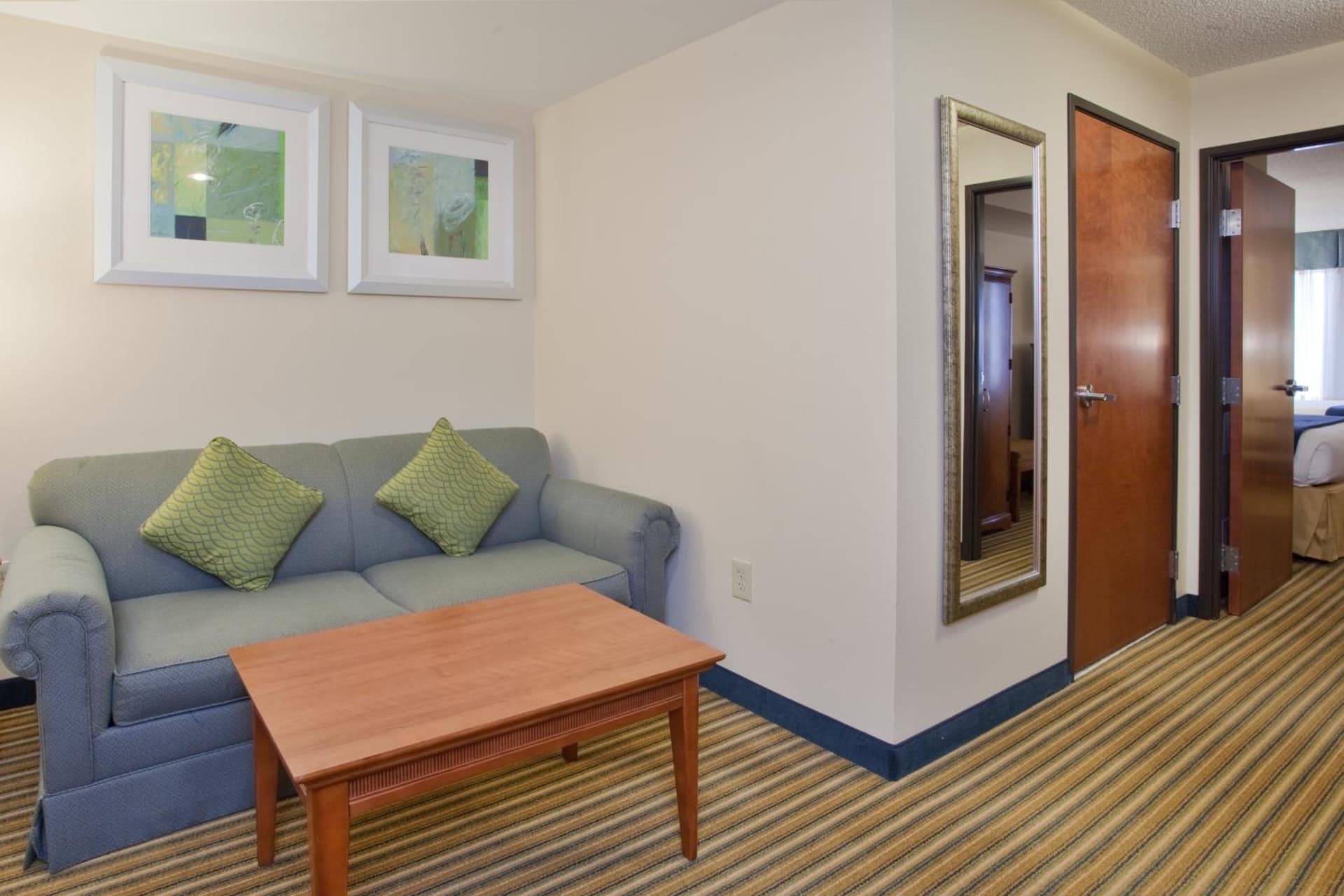 Holiday Inn Express Hotel & Suites Fredericksburg by IHG gallery photo in Fredericksburg, VA — image 27